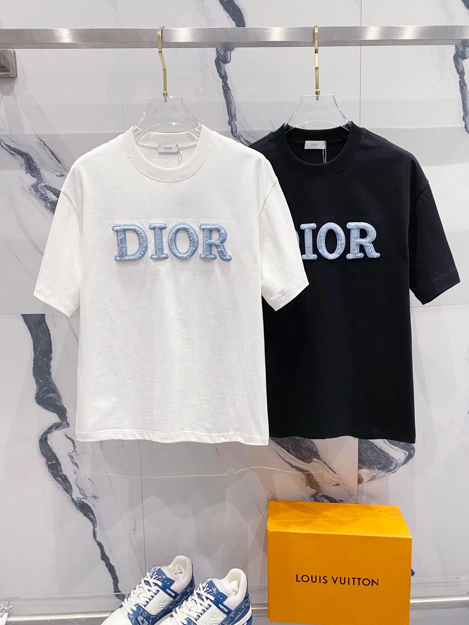 Dior T-shirt Minimalist Brand Letter Flocking LOGO Design Logo Crew Neck Short Sleeve25ss New Pure Cotton Unisex Style T T-shirt OS Loose Fit Base Shirt Casual Short Sleeve Top T-Shirt