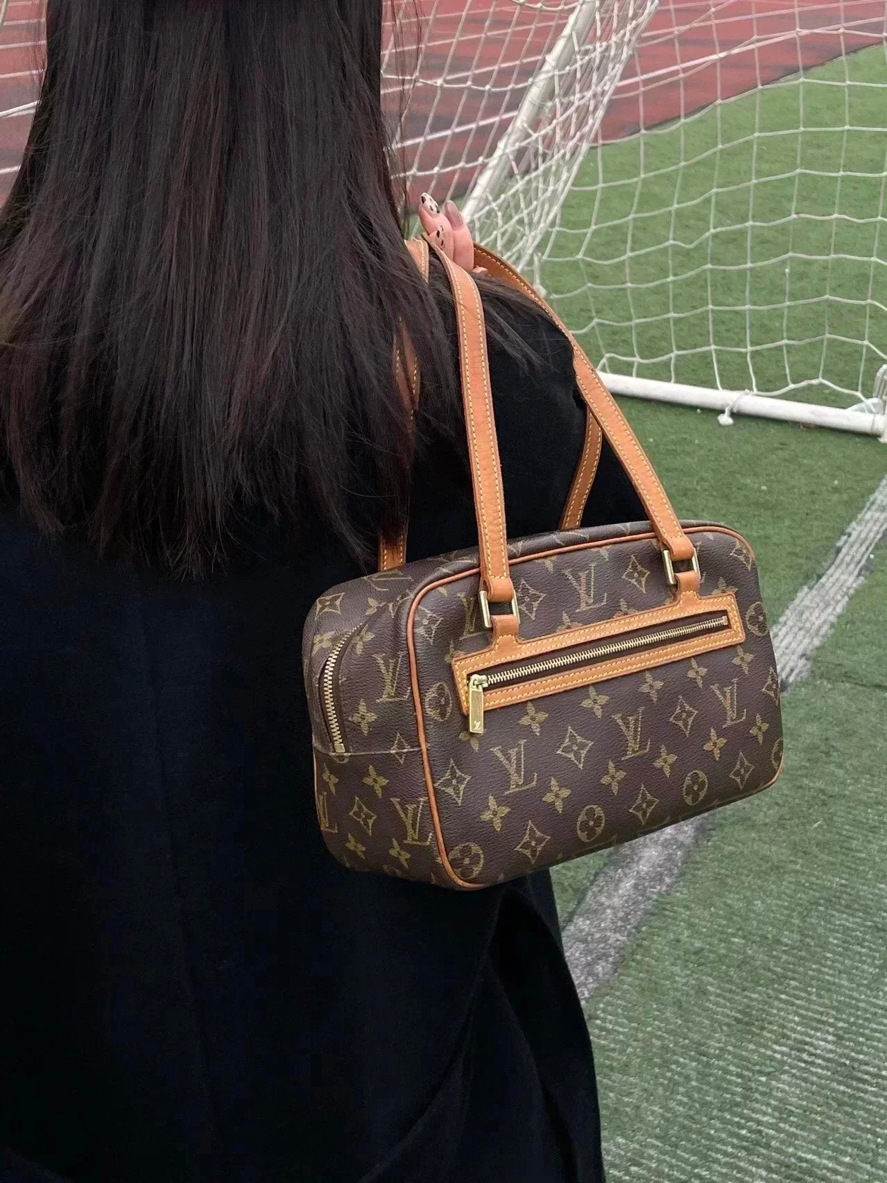 Louis Vuitton LV Women's Bag Top version Women's Classic Mid-Ancient Jack Purcell Box Bag Medium Portable Shoulder Underarm Bag Smiling Face Bag Camera Bag M51182M51183M51181