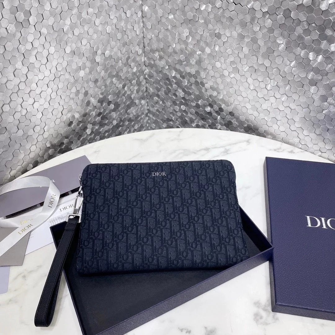 Dior Men's Bag Top version 【Imported Fabric】Surrogate Shopping Level Latest oblique Presbyopic Blue and Black Diamond Black and Gray Dijia A5Men's Clutch Hollow Leather Craft Men's Bag Large Capacity Handbag Dio Embroidered Grain Gray