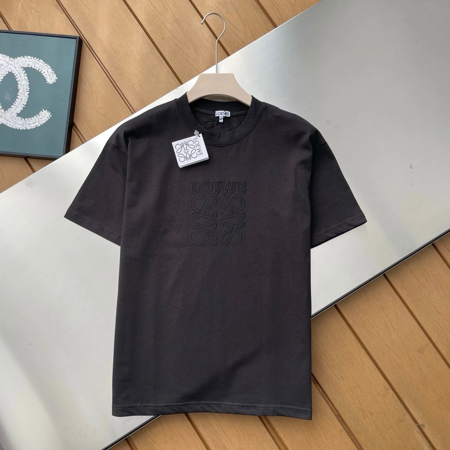 LOEWE T-shirt 3D Letter Embroidery on the Chest logo round Neck Short Sleeve25ss New pure cotton T Unisex T-Shirt OS Drop Shoulder Loose Fit Base Shirt Top T-Shirt Short Sleeve