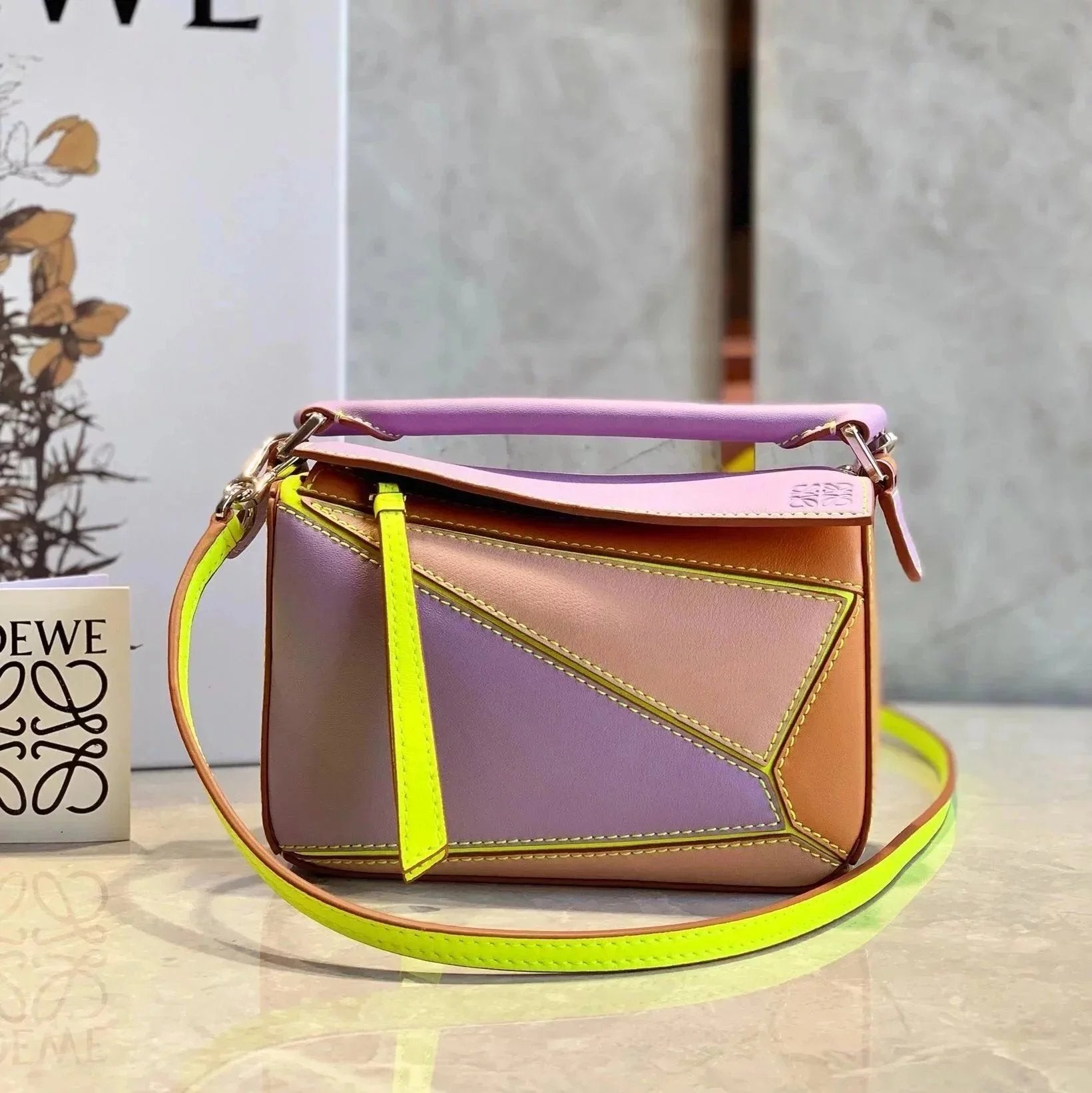 LOEWE Women's Bag Top version 【Level Surrogate Shopping】puzzle Geometric Bag Women's Bag mini18cm Mini Geometric Bag Crossbody Bag Small Size24cm Medium29cm Splicing Box Bag loewe Classic Geometric Crossbody Bag