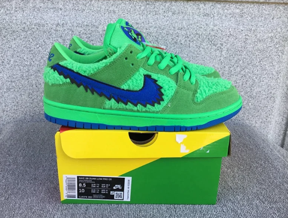 Nike Dunk Low shoes