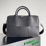 Bottega Veneta Men's Bag Top version 【Highest Version】2023New Men's Tote Bag Tote Bag Casual Handbag Briefcase BottegaVeneta Home Big Plaid Woven Men's Briefcase Handbag Shoulder Bag Crossbody Briefcase680120