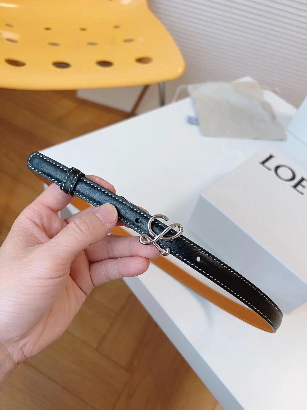 LOEWE Belt Top version Original Sample Women's Clothes Original Order Belt Width1.5cm Genuine Goods Quality Counter Full Set of Packaging Selected Imported First Layer Calfskin Leather Feel Comparable to Genuine Goods Boutique Letter Buckle Official Net S