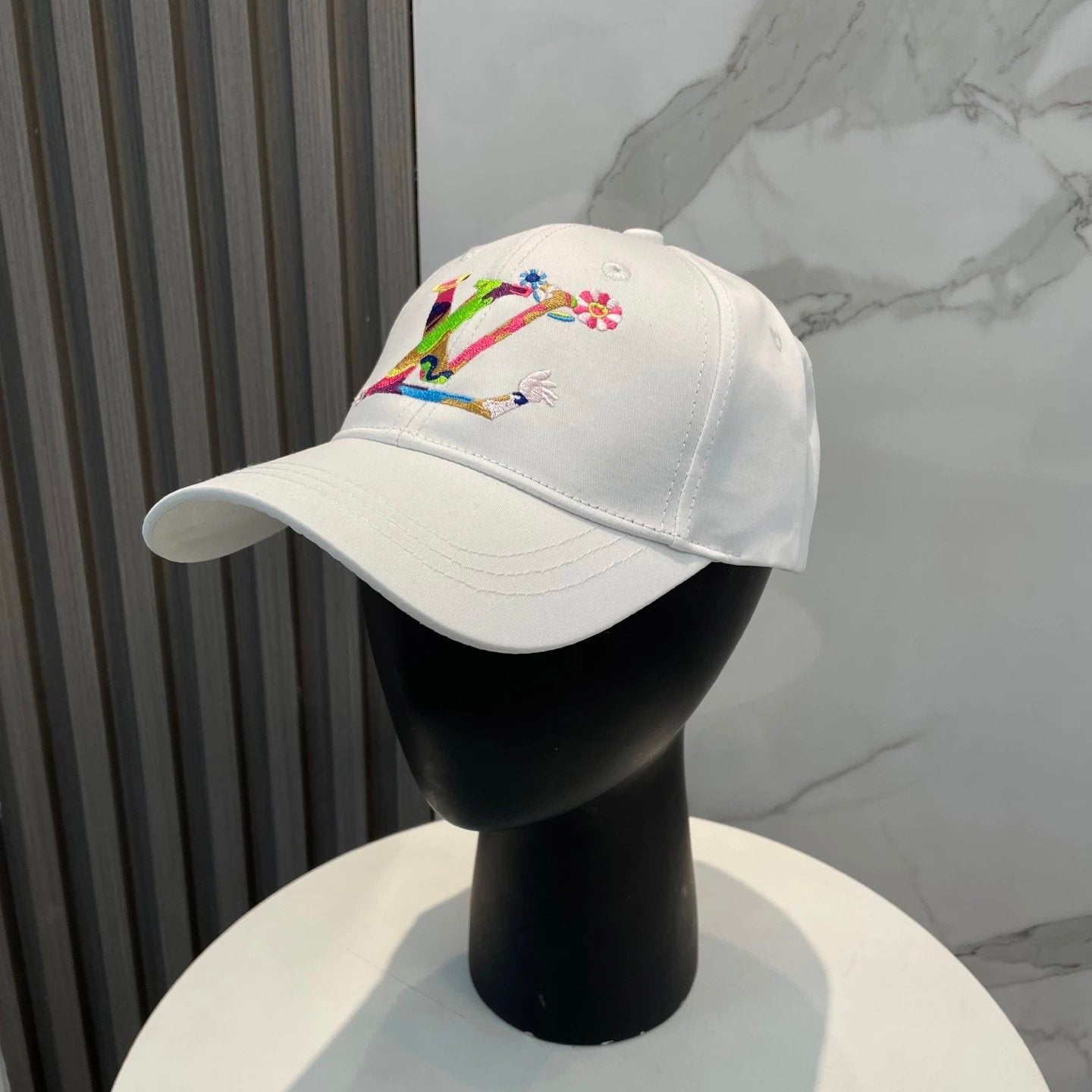 Louis Vuitton LV Hat Colorful Letter Embroidery logo Baseball Cap Sunshade Sun Protection Duckbill Cap Slimming Face Curved Brim Versatile Large Head Circumference Sports Hat Unisex Couple Style
