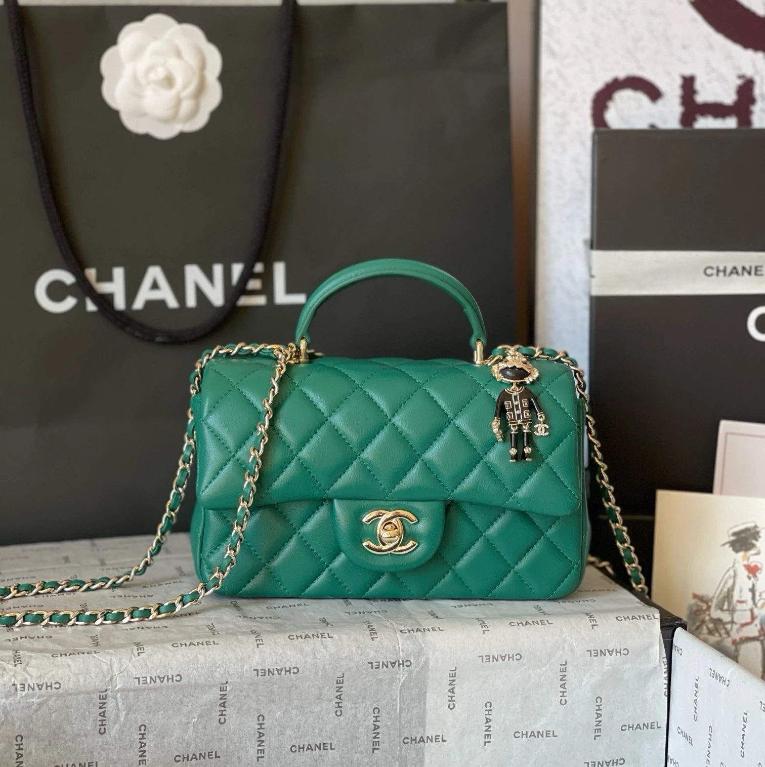 Chanel Women's Bag Top version 【Original Leather with the Highest Quality Version】Small24K Patent Leather Handle Box Bag Cosmetic Bag AS2431Handle CF Bag Doll24KCFminihandle Handle Bag Sheepskin Women's Bag24P Woolen Sequins Flap Bag Mobile Phone Bag Port