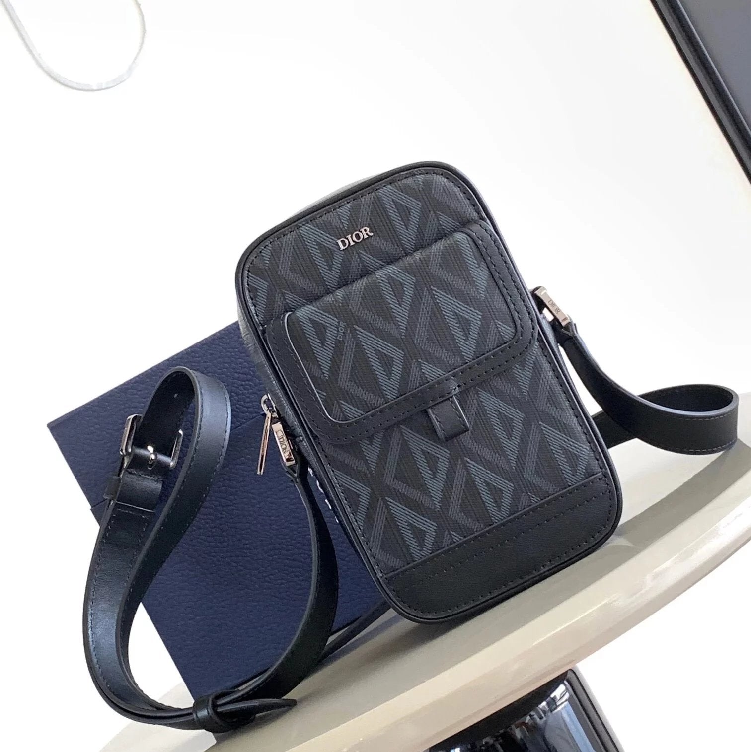 Dior Women's Bag Top version 【Original Version】HittheRoad Messenger Bag Men's Small Messenger Bag Mobile Phone Bag New Men's Small Size Messenger Bag Camera Bag