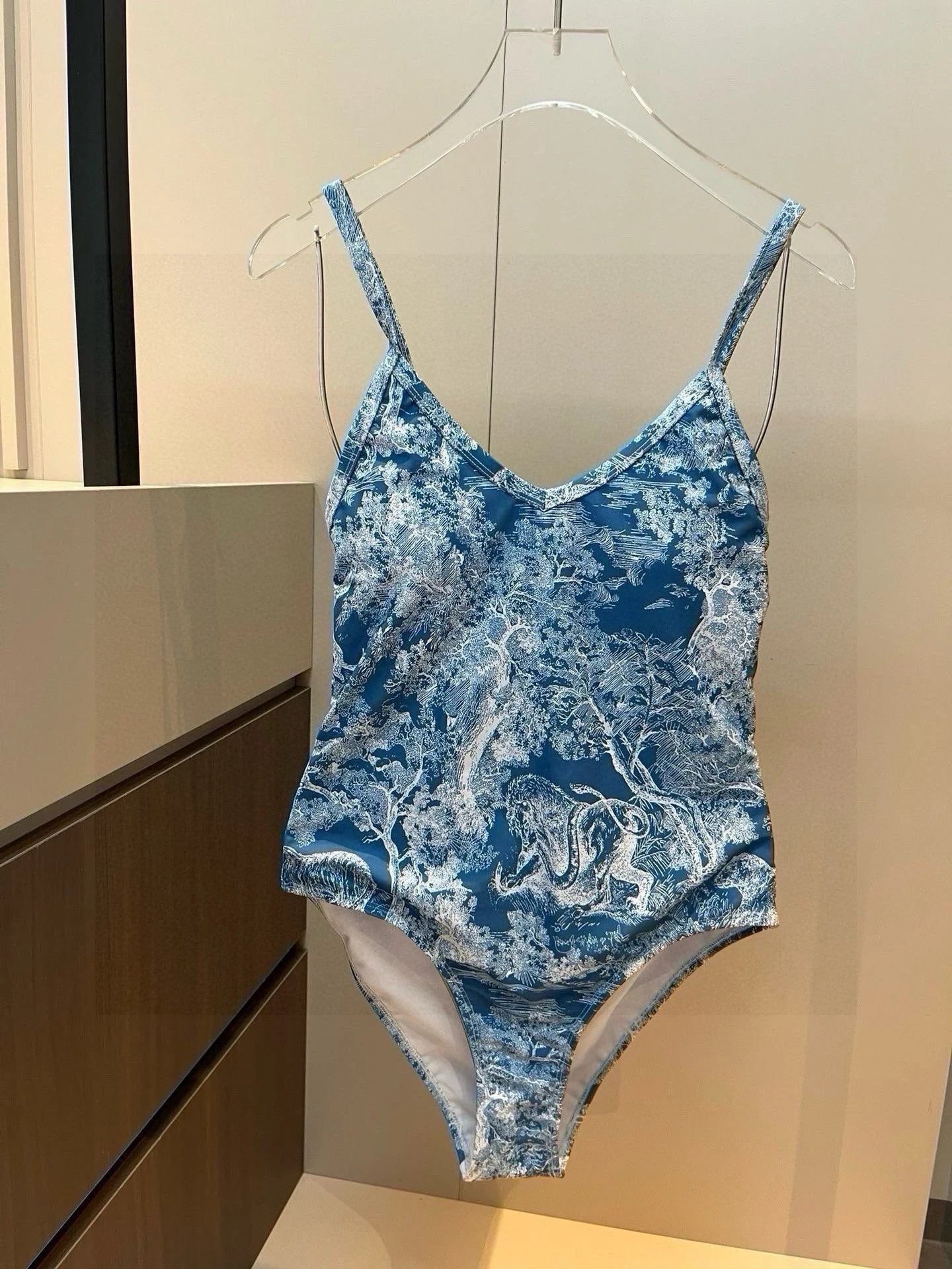 Dior Swimsuit Full Body Pattern Bikini One-Piece Swimsuit Sexy Backless White Small Chest Gathered Beach Pool Women's Swimwear Vacation Hot Spring