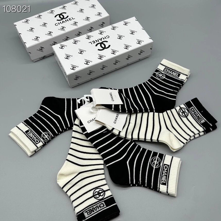 Chanel Sock High Quality New Classic Mid-Length Bunching Socks Socks！Five Pairs Per Box