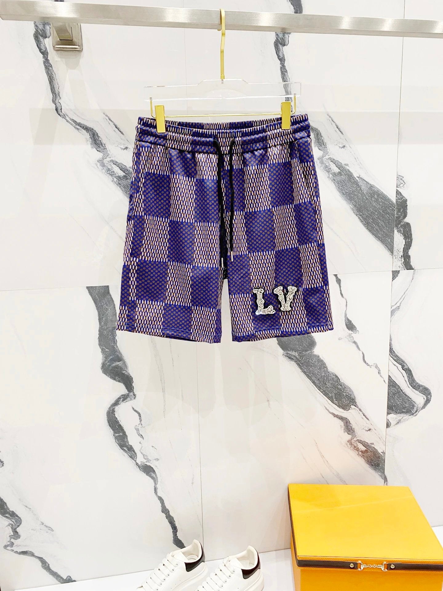 Louis Vuitton LV Shorts Full Print Checkerboard Pattern Brand Hotfix Rhinestone Beaded Letters logo Five-point Shorts25ss New Drawstring Casual Summer Pants American Style5Two-in-One Casual Sweatpants for Men and Women, Pure Cotton Joggers