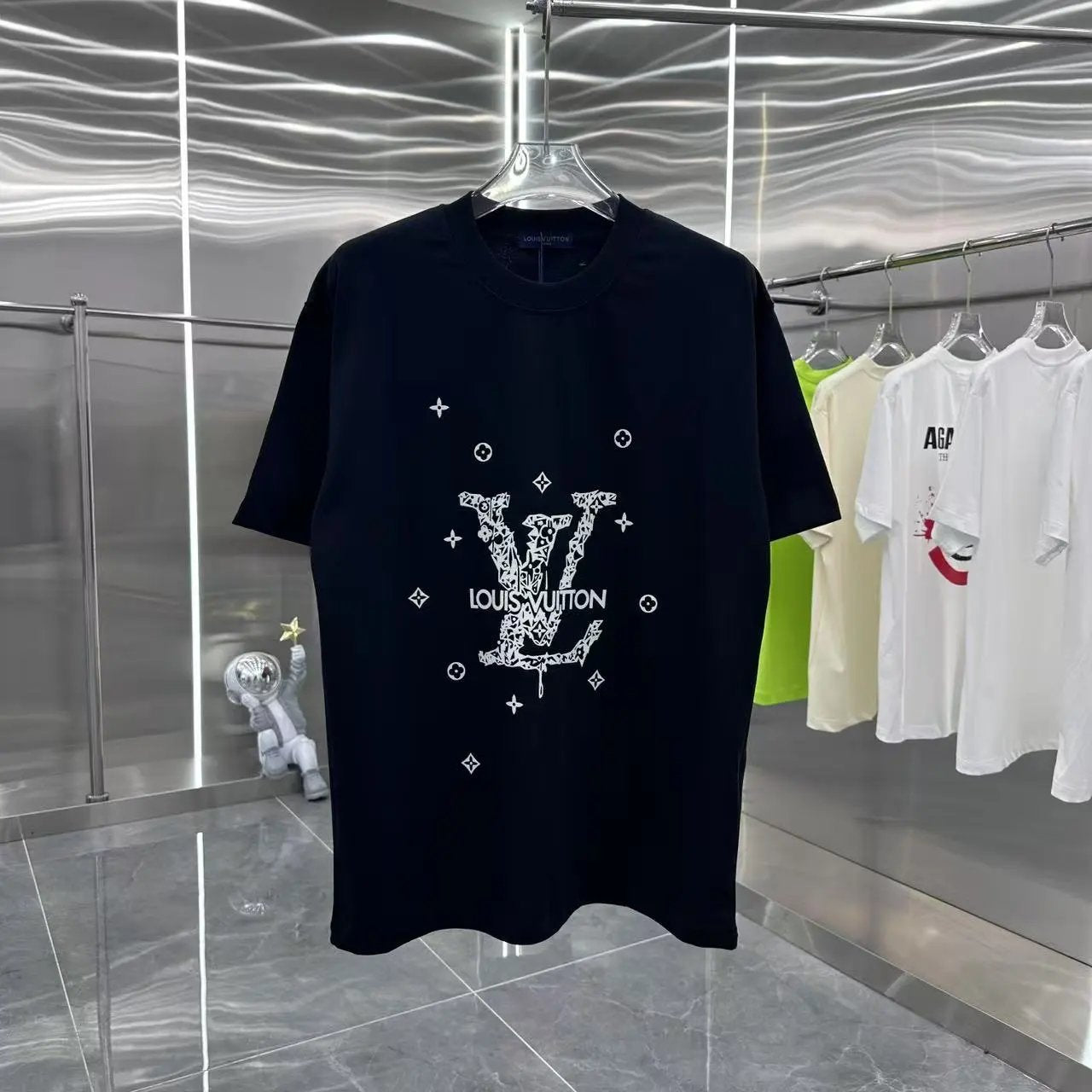 Louis Vuitton LV T-shirt Large Letter Embroidered Print on the Chest logo round Neck Short Sleeve25ss New pure cotton T Unisex T-Shirt OS Drop Shoulder Loose Fit Base Shirt Top T-Shirt Short Sleeve