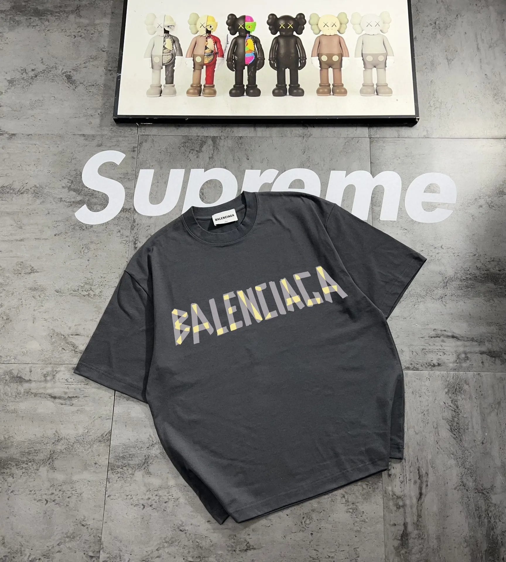 Balenciaga T-shirt Vintage Letter Print on Chest logo round Neck Short Sleeve25ss New pure cotton T Unisex T-Shirt OS Drop Shoulder Loose Fit Base Shirt Top T-Shirt Short Sleeve
