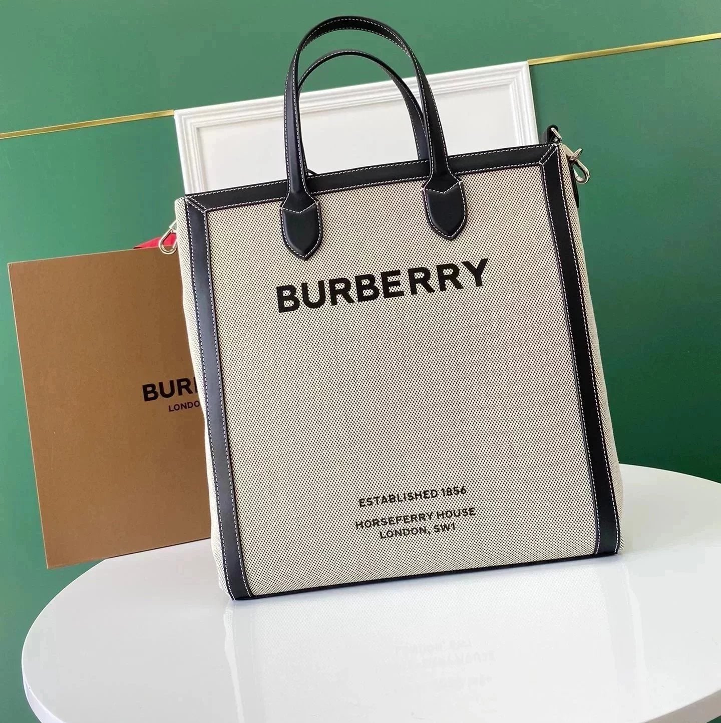 Burberry Men's Bag Top version 【Original Leather】New Men's Tote Bag Classic Plaid Pattern Men's Bag Business Briefcase Men's Handbag Crossbody Bag Tote Men's Bag