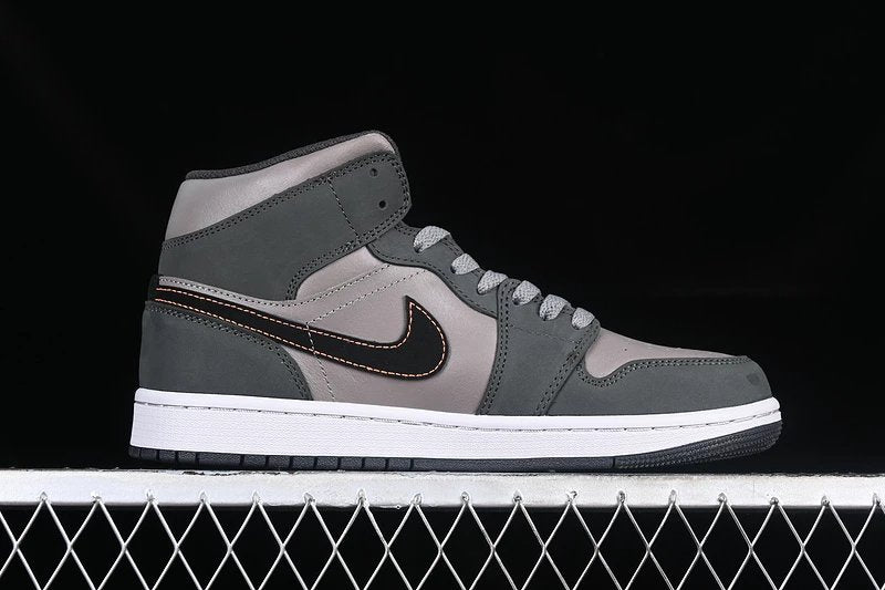 Air Jordan 1 Mid shoes New All-Match Trendy Leisure Sneaker