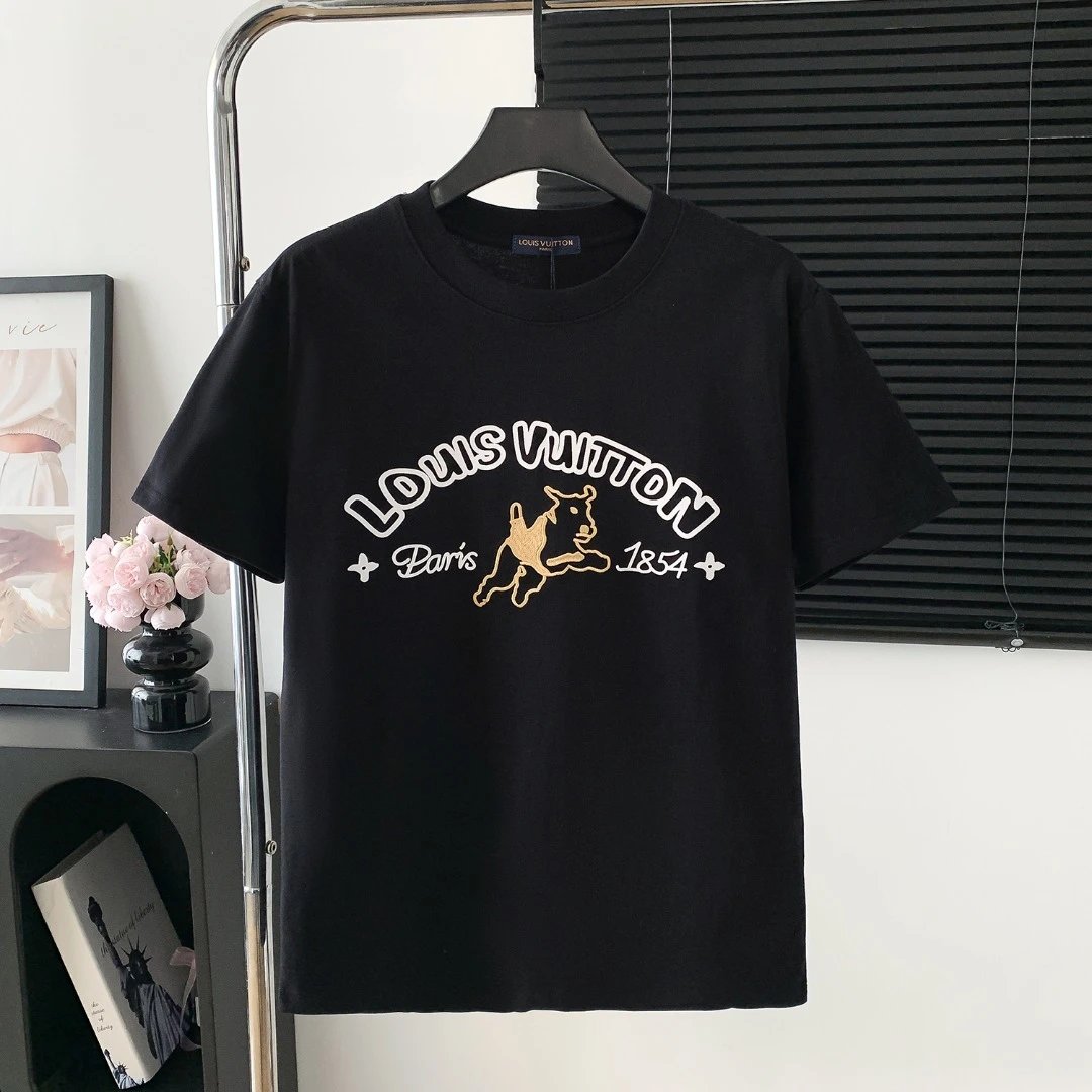 Louis Vuitton LV T-shirt Chest Letter Puppy Embroidery logo round Neck Short Sleeve25ss New Pure Cotton Unisex Style T Casual T-Shirt Base Layer Shirt OS Loose Fit Half Sleeve Top Plus Size