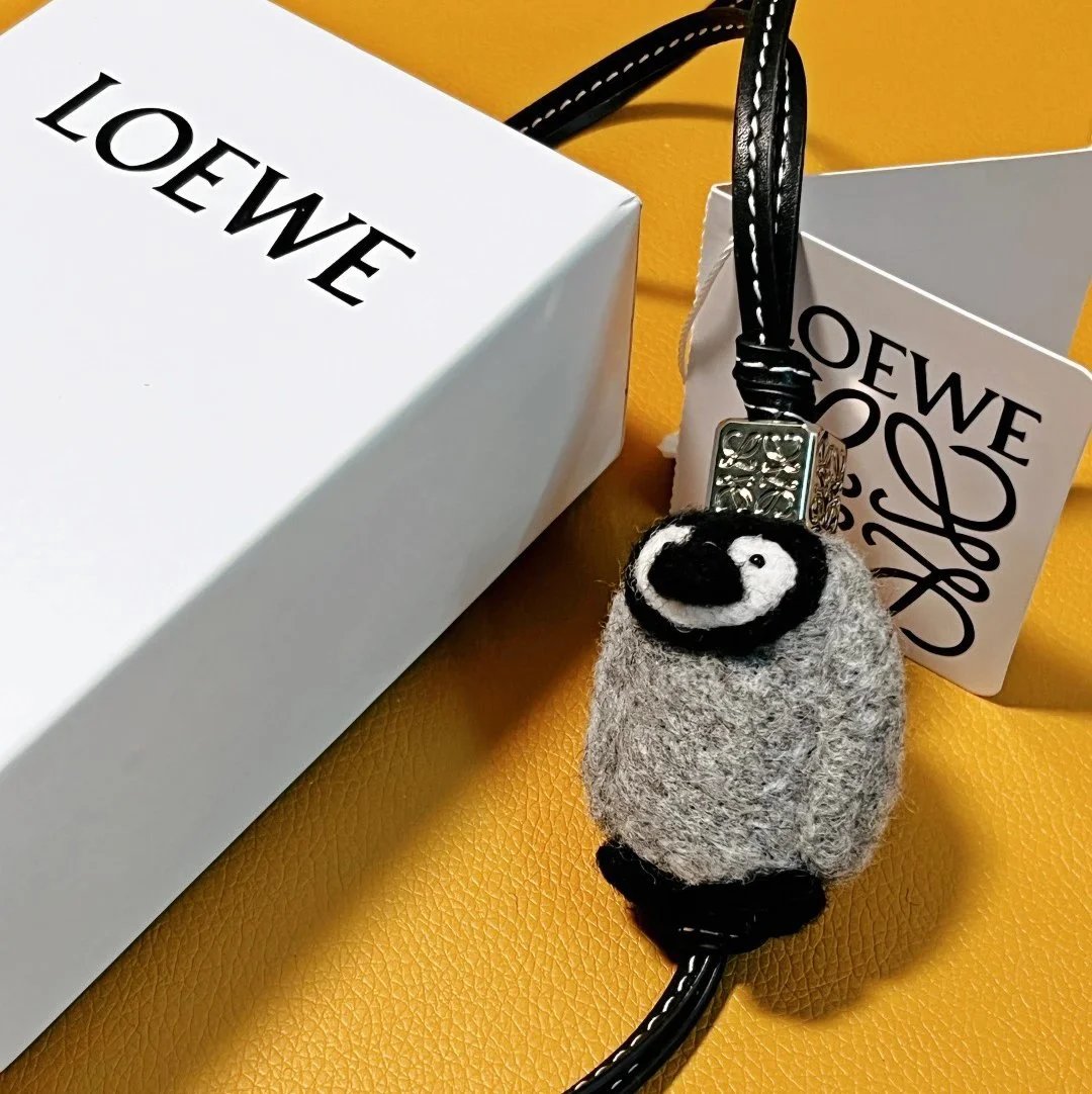 LOEWE Women's Bag Top version 【New pendant】Hanging Ornament Pendant Felt and Cow Leather Jarre Aero Bull Puppy Hanging Ornament/Pendant Panda Ornaments Elephant Pendant Full Series Small Animal Ornaments