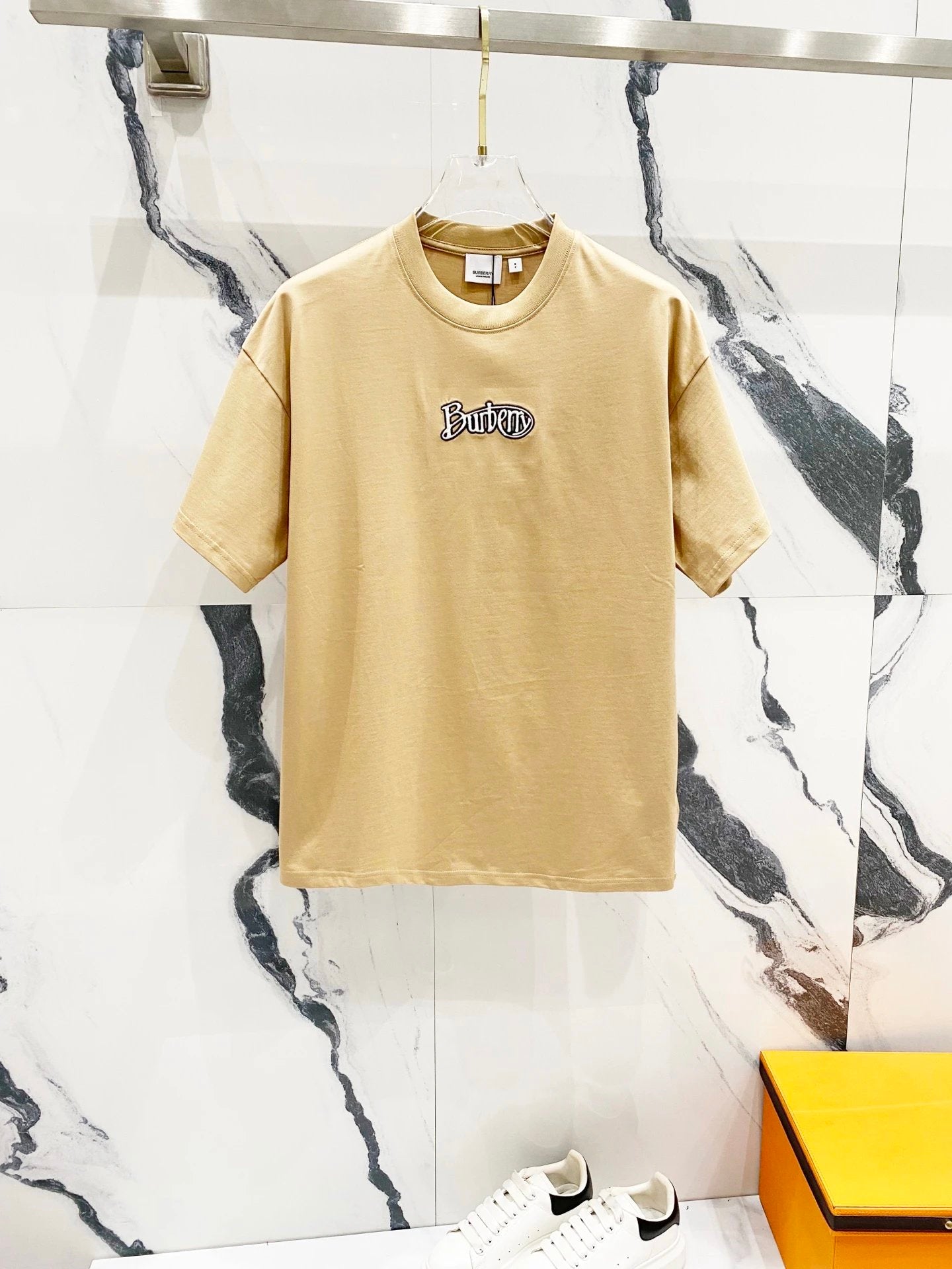 Burberry T-shirt Chest Letter Embroidery logo round Neck Short Sleeve25ss New Pure Cotton Unisex Style T Casual T-Shirt Base Layer Shirt OS Loose Fit Half Sleeve Top Plus Size