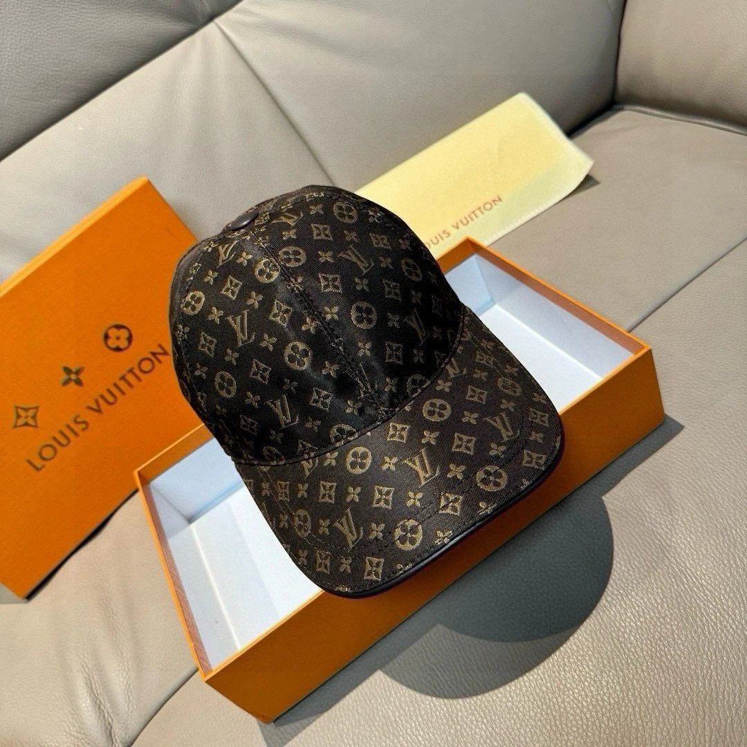 Louis Vuitton LV Hat Full Jacquard Print logo Baseball Cap Sunshade Sun Protection Duckbill Cap Unisex Couple Style Large Head Circumference Slimming Face Curved Brim Versatile Sports Hat