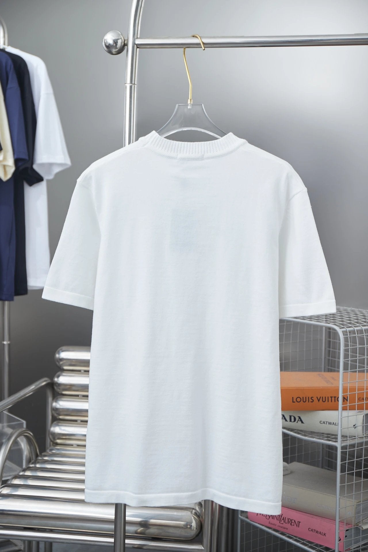 Louis Vuitton LV T-shirt Chest Floral Pattern Embroidery logo round Neck Short Sleeve25ss New pure cotton T Unisex T-Shirt OS Loose Fit Base Shirt Top Half Sleeve T-Shirt