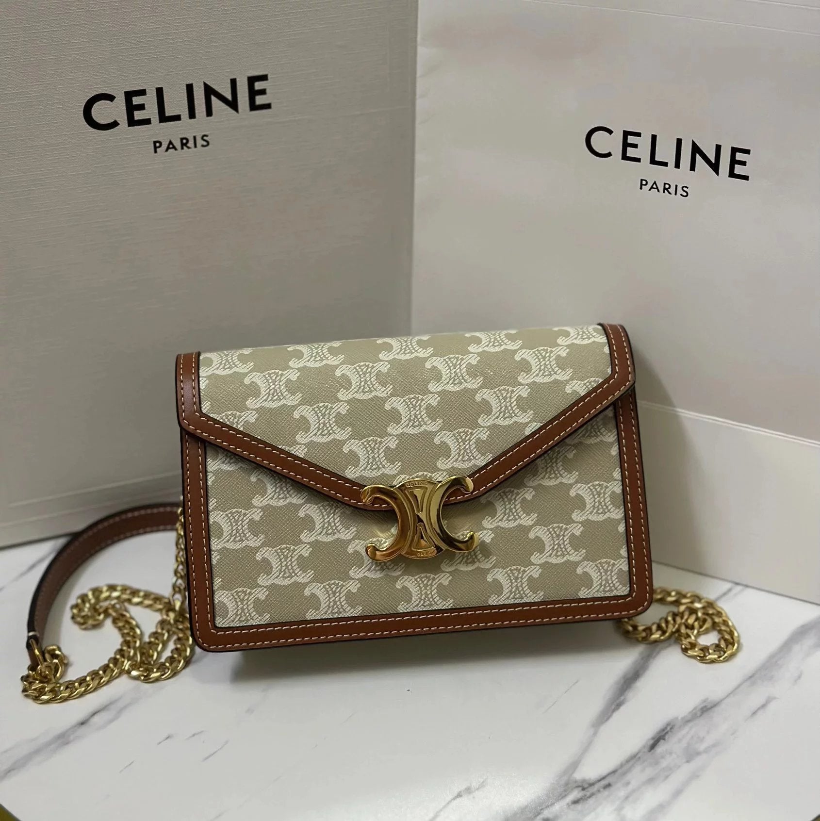 Celine women's bag Top version 【Original Factory】New CUIRTRIOMPHE Cowhide WOC Brand New Chain Leather Envelope Package Large113322Small Size10J733