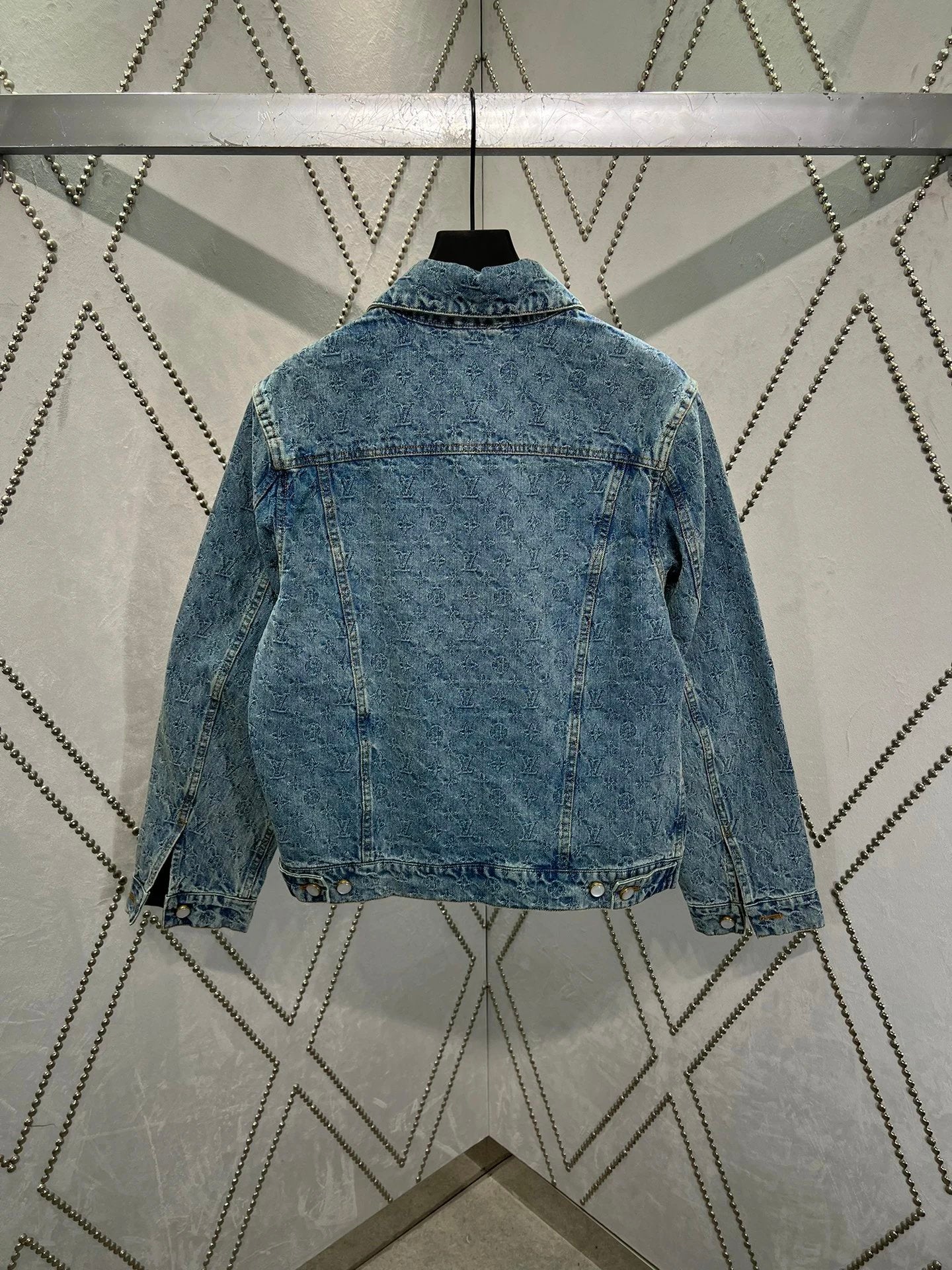 Louis Vuitton LV Jackets Contrast Color Monogram Jacquard Denim Jacket Fashion Simple Heavy Casual Unisex Washed Turn-down Collar Jacket
