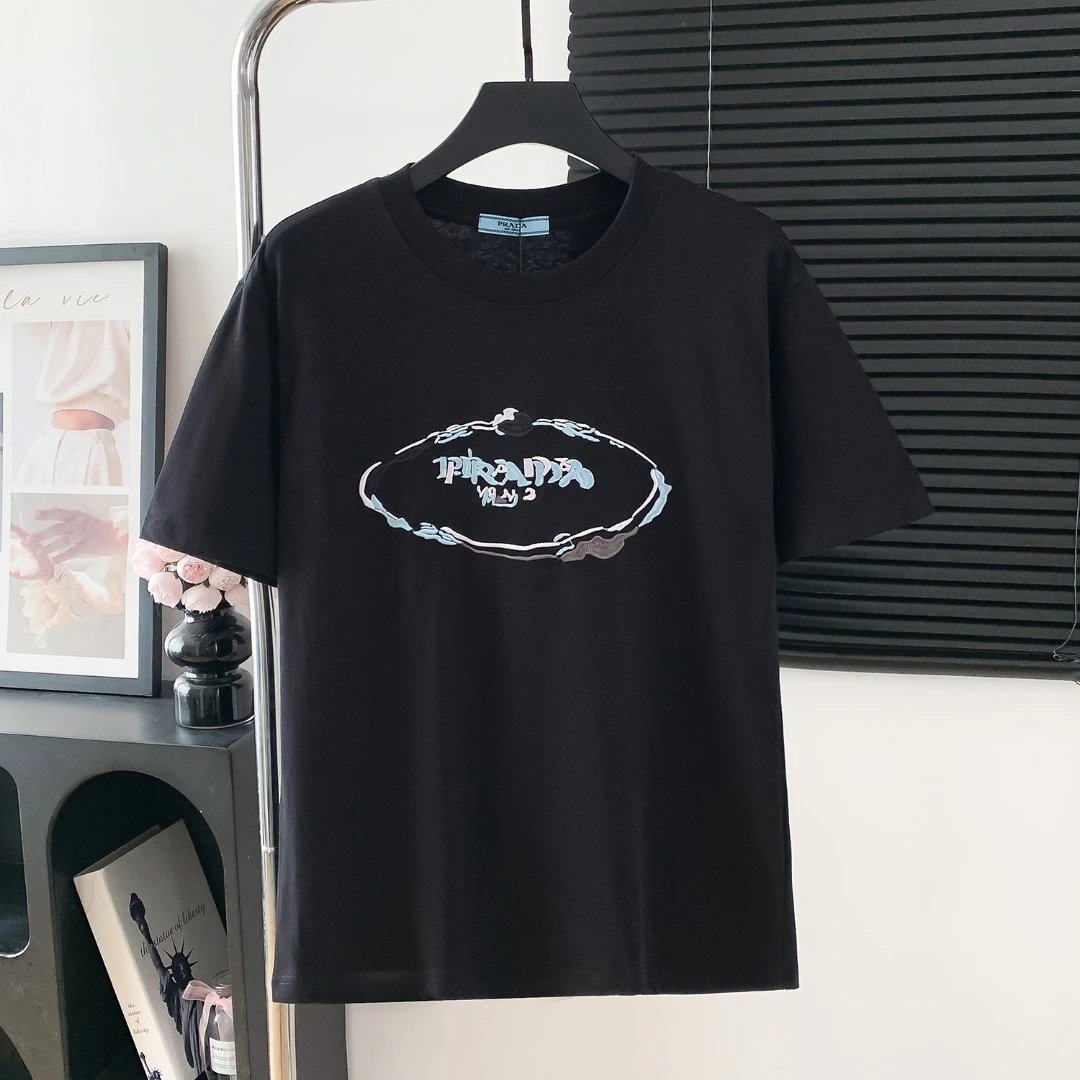 PRADA T-shirt Chest Letter Embroidery logo round Neck Short Sleeve25ss New Pure Cotton Unisex Style T Casual T-Shirt Base Layer Shirt OS Loose Fit Half Sleeve Top Plus Size