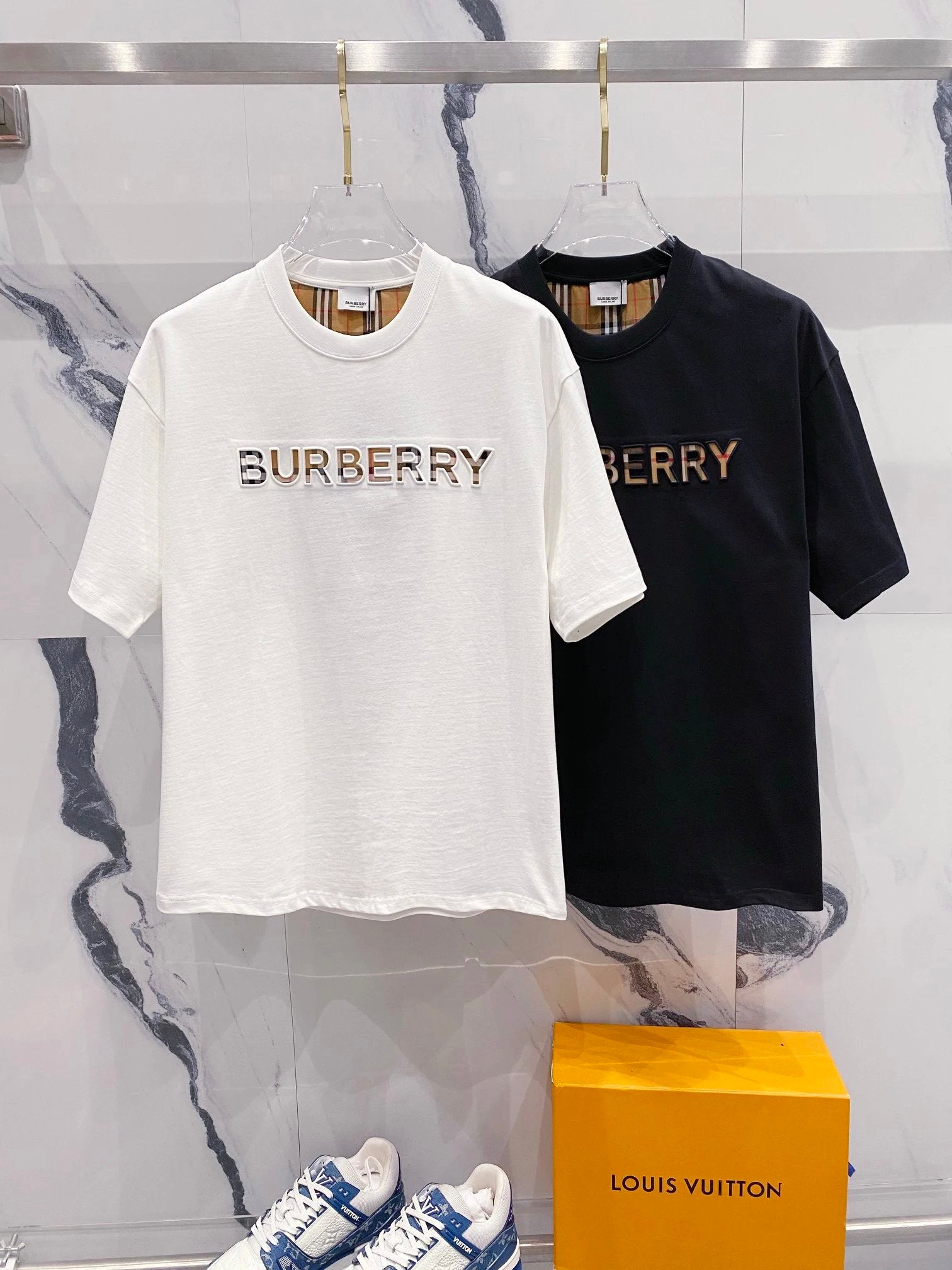 Burberry T-shirt 3D Plaid Patch Embossed Brand Letters LOGO Logo Crew Neck Short Sleeve25ss New Pure Cotton Unisex Style T T-shirt OS Loose Fit Base Shirt Casual Short Sleeve Top T-Shirt