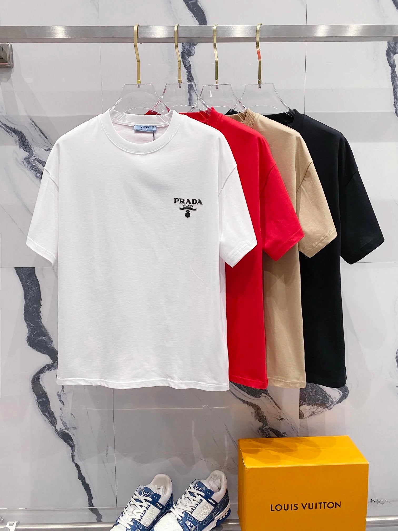 PRADA T-shirt Simple Silicone Three-Dimensional Letter Small Icon LOGO Design round Neck Short Sleeve Cotton Men and Women Same Style T T-shirt OS Loose Fit T-Shirt Casual Simple Base Shirt