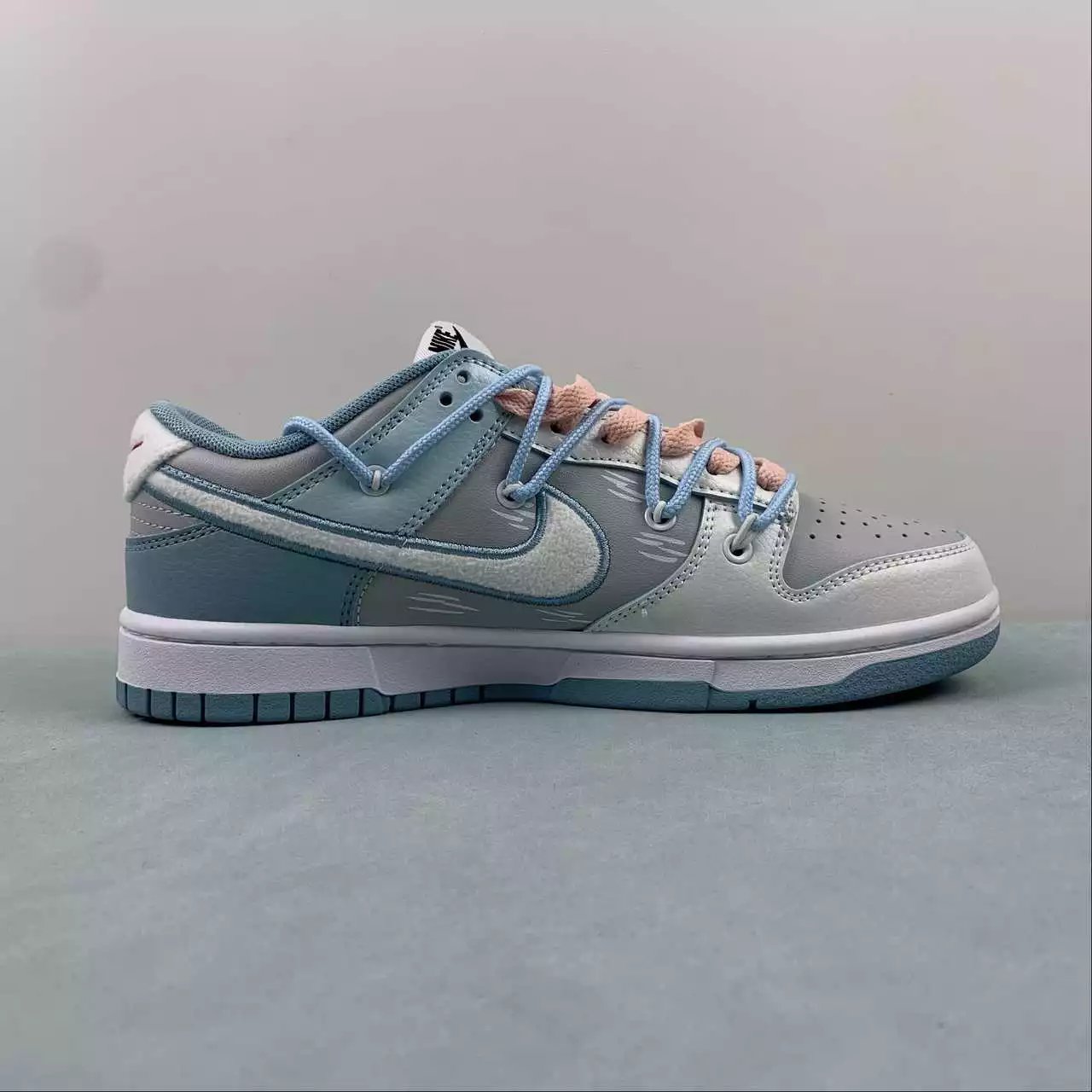 Nike Dunk Low shoes