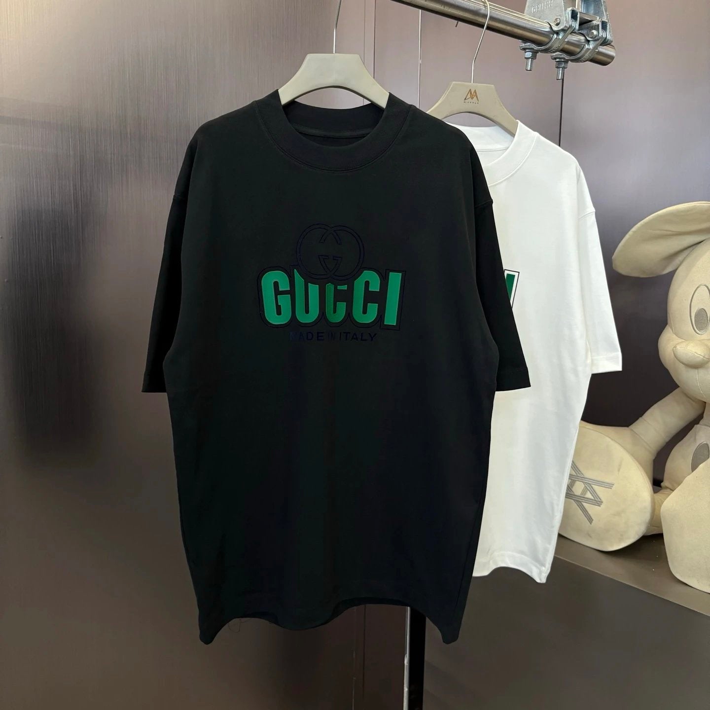 Gucci T-shirt Chest Patch Letter logo round Neck Short Sleeve25ss New Pure Cotton Unisex Style T Casual T-Shirt Base Layer Shirt OS Loose Fit Half Sleeve Top Plus Size