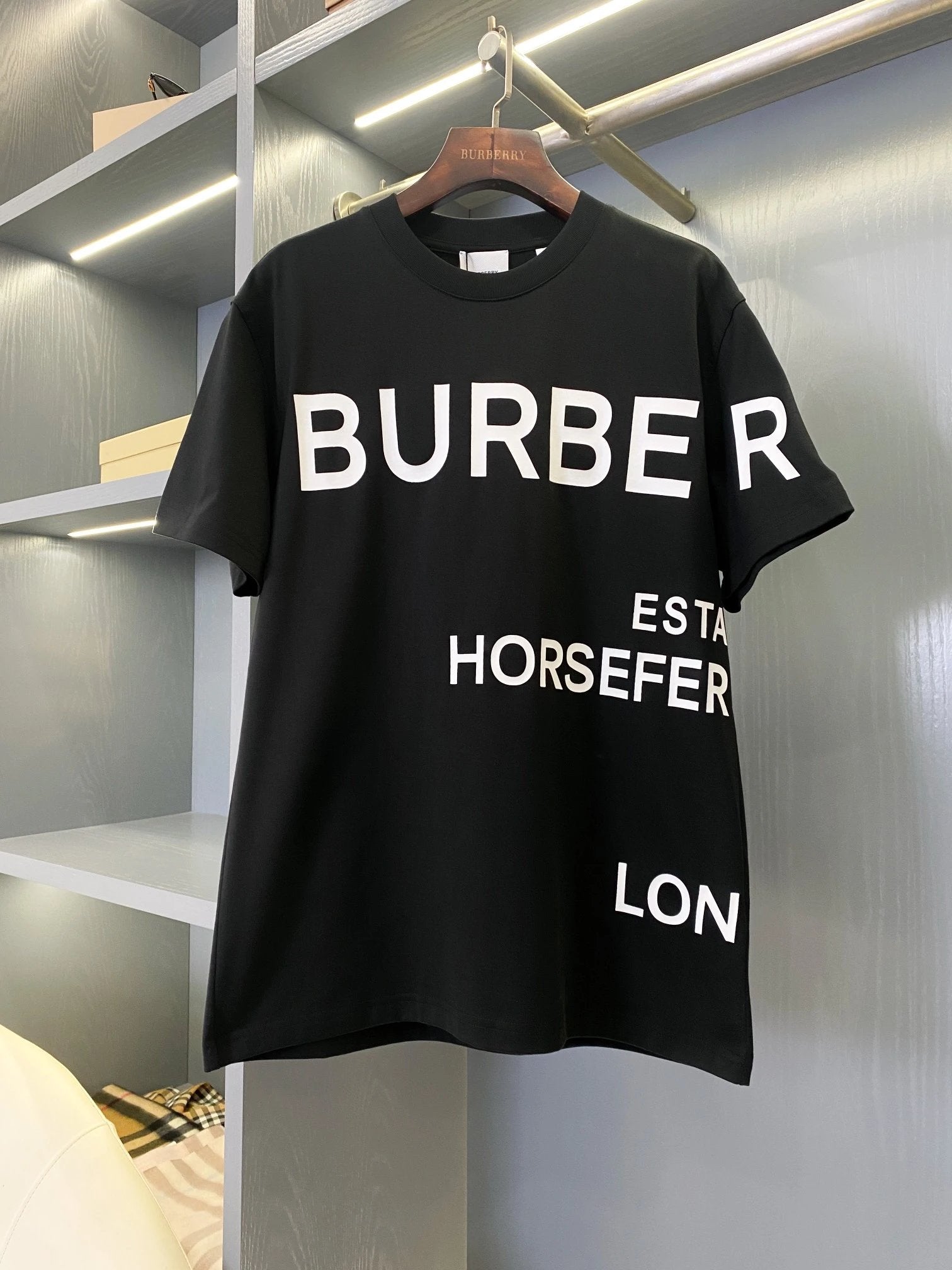 Burberry T-shirt Chest Brand Logo Print logo round Neck Short Sleeve25ss New Pure Cotton Unisex Style T Casual T-Shirt Base Layer Shirt OS Loose Fit Half Sleeve Top Plus Size