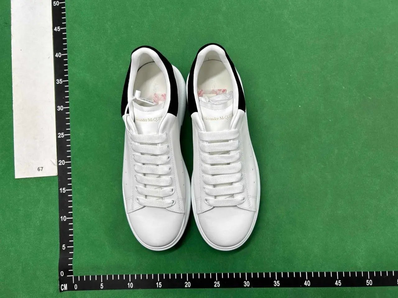 McQueen Shoes White Shoes Spring2024Sneaker Platform Height Increasing Insole Casual Men's Shoes Women's Shoes Board Shoes