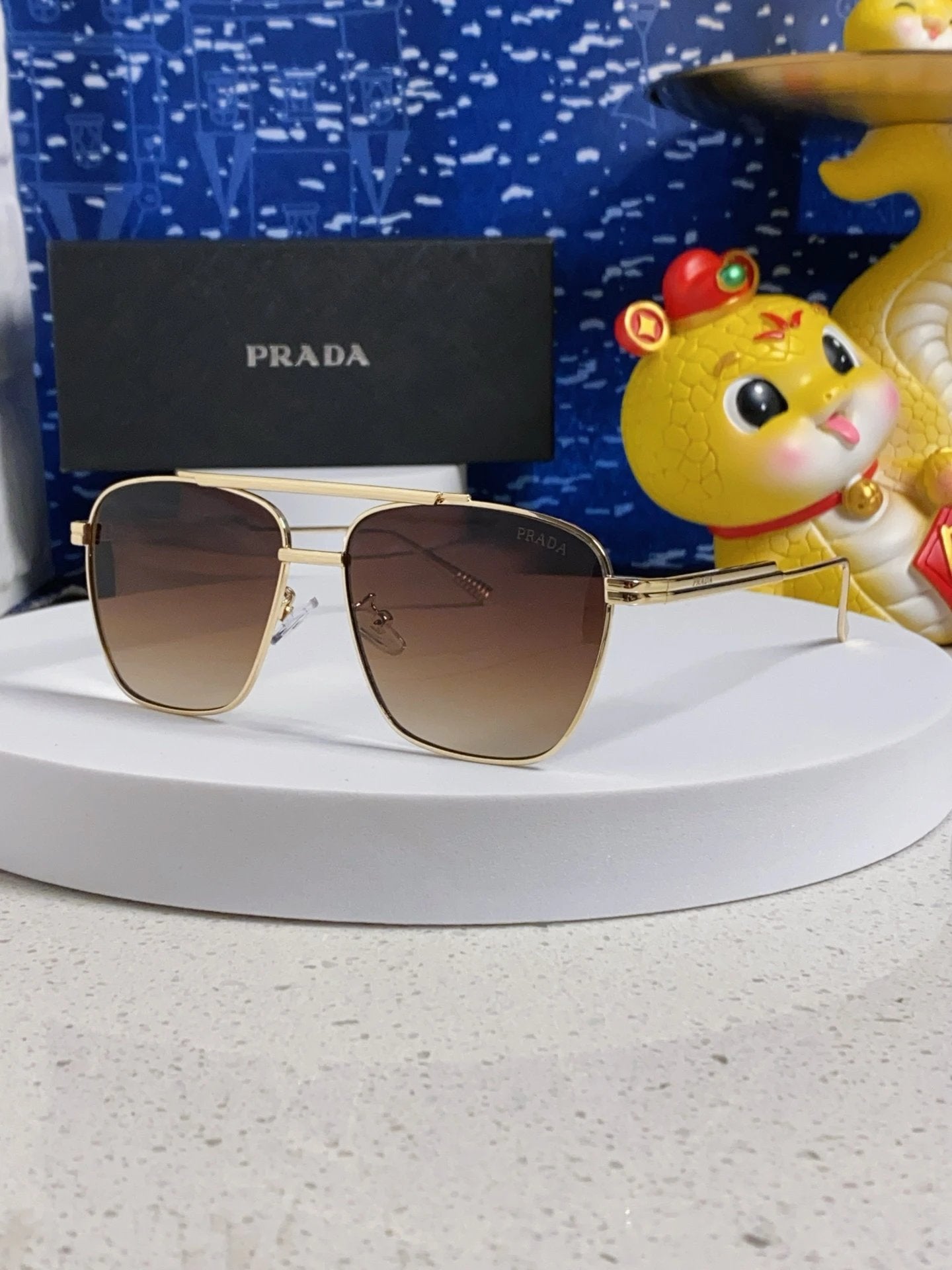 PRADA Sunglasses Letter Logo Temple Sunglasses Slimming Non-Prescription Unisex Couple Style Driving Beach Fishing UV Protection25ss New Sports Casual Versatile