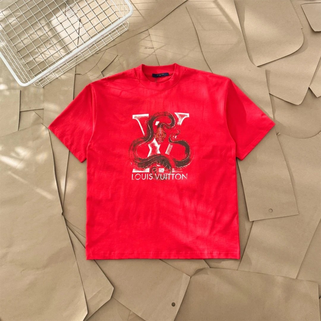 Louis Vuitton LV T-shirt Chest Letter Dragon Pattern Print logo round Neck Short Sleeve25ss New pure cotton T Unisex T-Shirt OS Drop Shoulder Loose Fit Base Shirt Top T-Shirt Short Sleeve