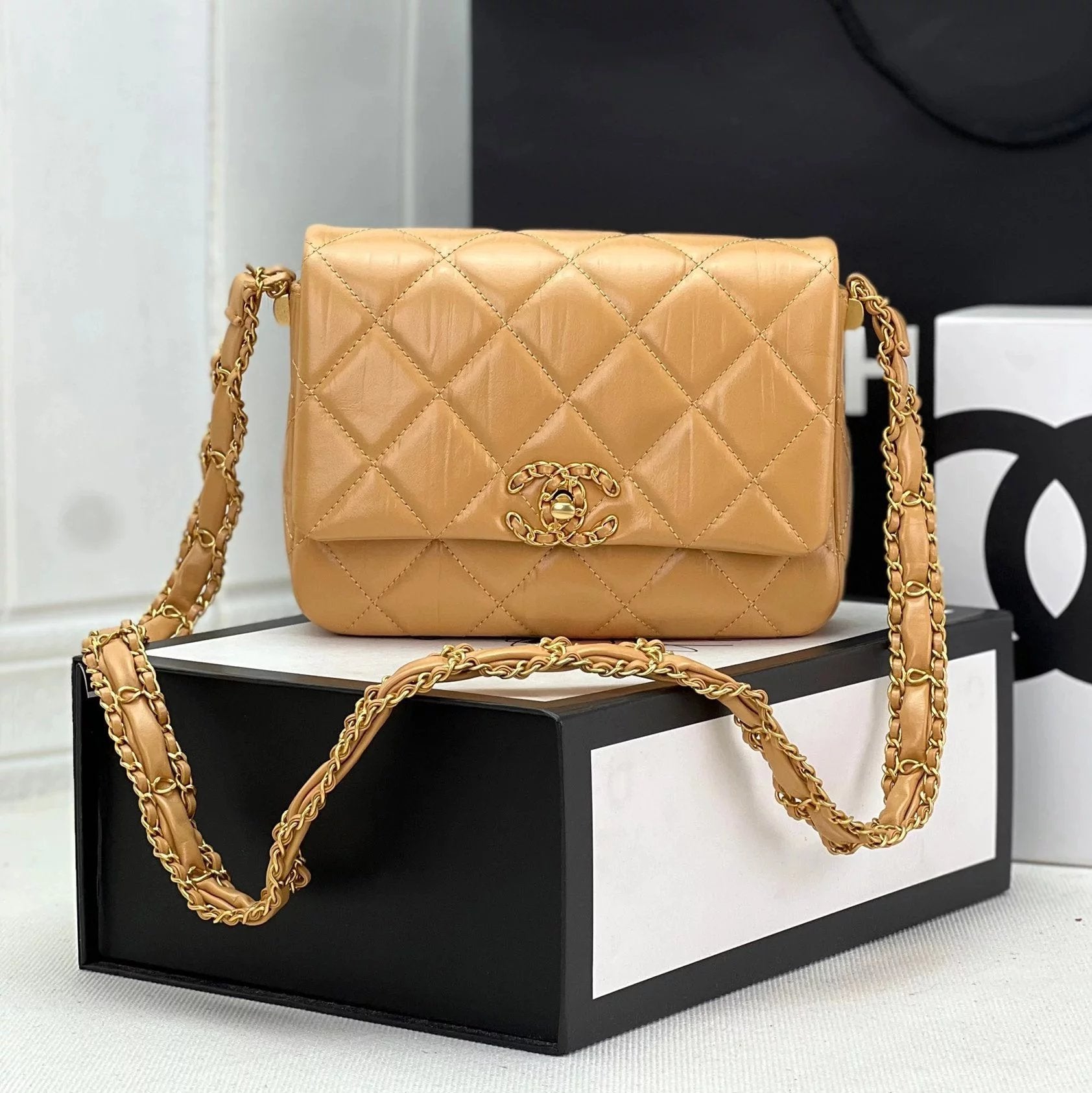 Chanel Women's Bag Top version 【**Original Factory】l23K Vintage Crumpled Square Bag Cow Leather Wide Shoulder Strap Shoulder Bag23k Fang Fat Man Thick Shoulder Strap Square Bag Messenger Bag AS4423