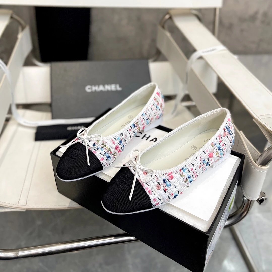 Chanel Shoes High Quality C Home Genuine Leather Sole……！
Wannian Classic All-Match Series Ballet Flat Shoes Luxury Classic Never Retreat～Material:Imported Mixed Lambskin/Imported Woolen
Inner Lining Plastic Footpad：Soft Sheepskin
SIZE:34-43