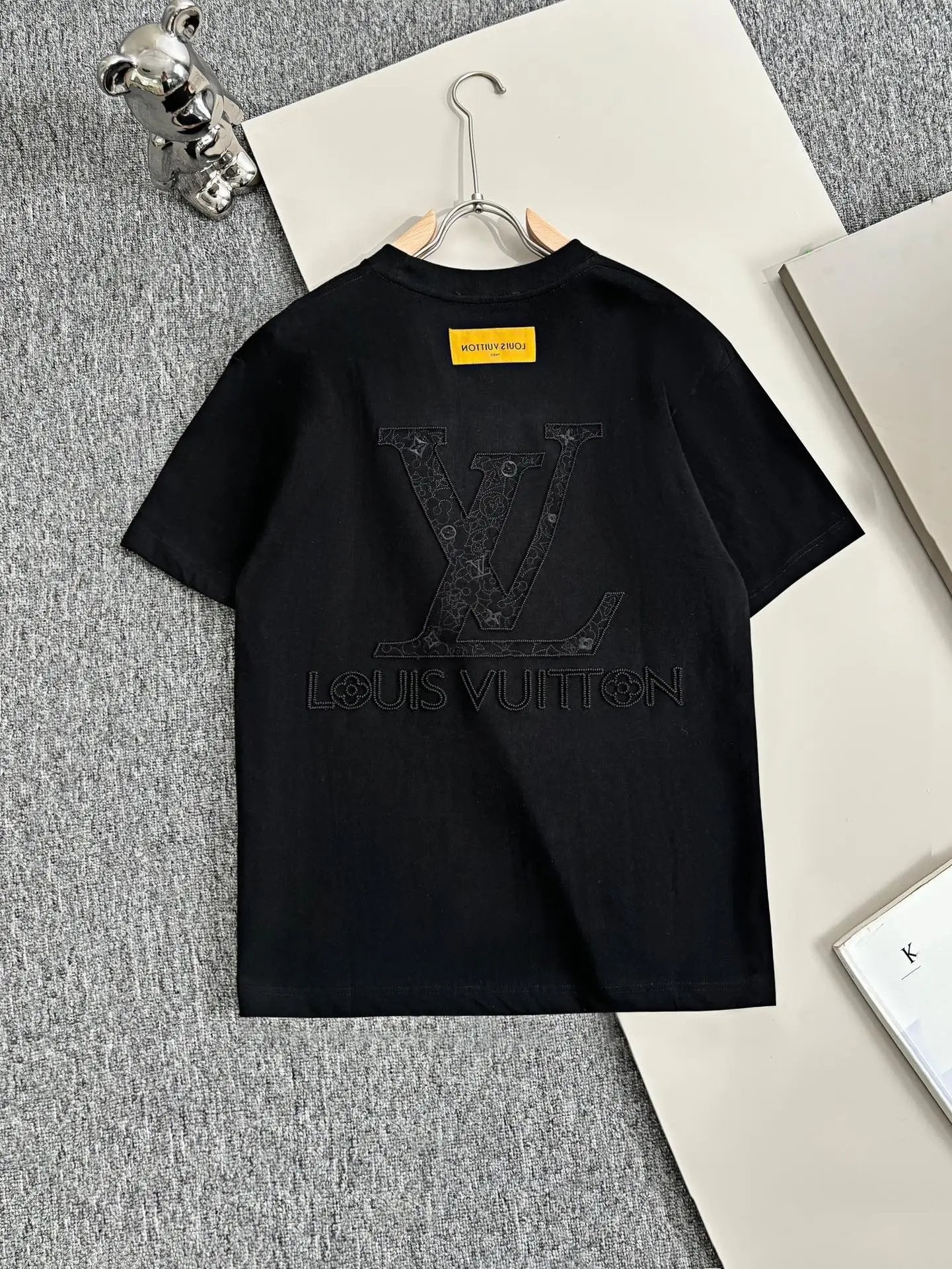 Louis Vuitton LV T-shirt Back Large Brand Letter Embroidery logo round Neck Short Sleeve25ss New Pure Cotton Unisex Style T Casual T-Shirt Base Layer Shirt OS Loose Fit Half Sleeve Top Plus Size