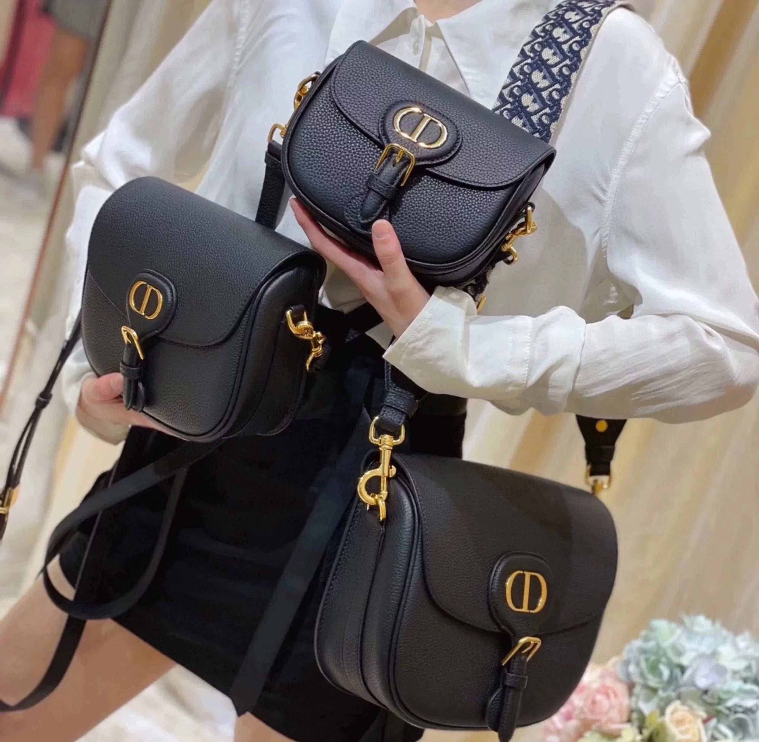 Dior Women's Bag Top version Surrogate Shopping Quality Litchi Pattern Flip Women Bag Bobby Medium Handbag Handbag Lychee Pattern Cattle Leather Bag Montaigne Shoulder Bag Messenger Bag Backpack Messenger Bags Full Leather Bag