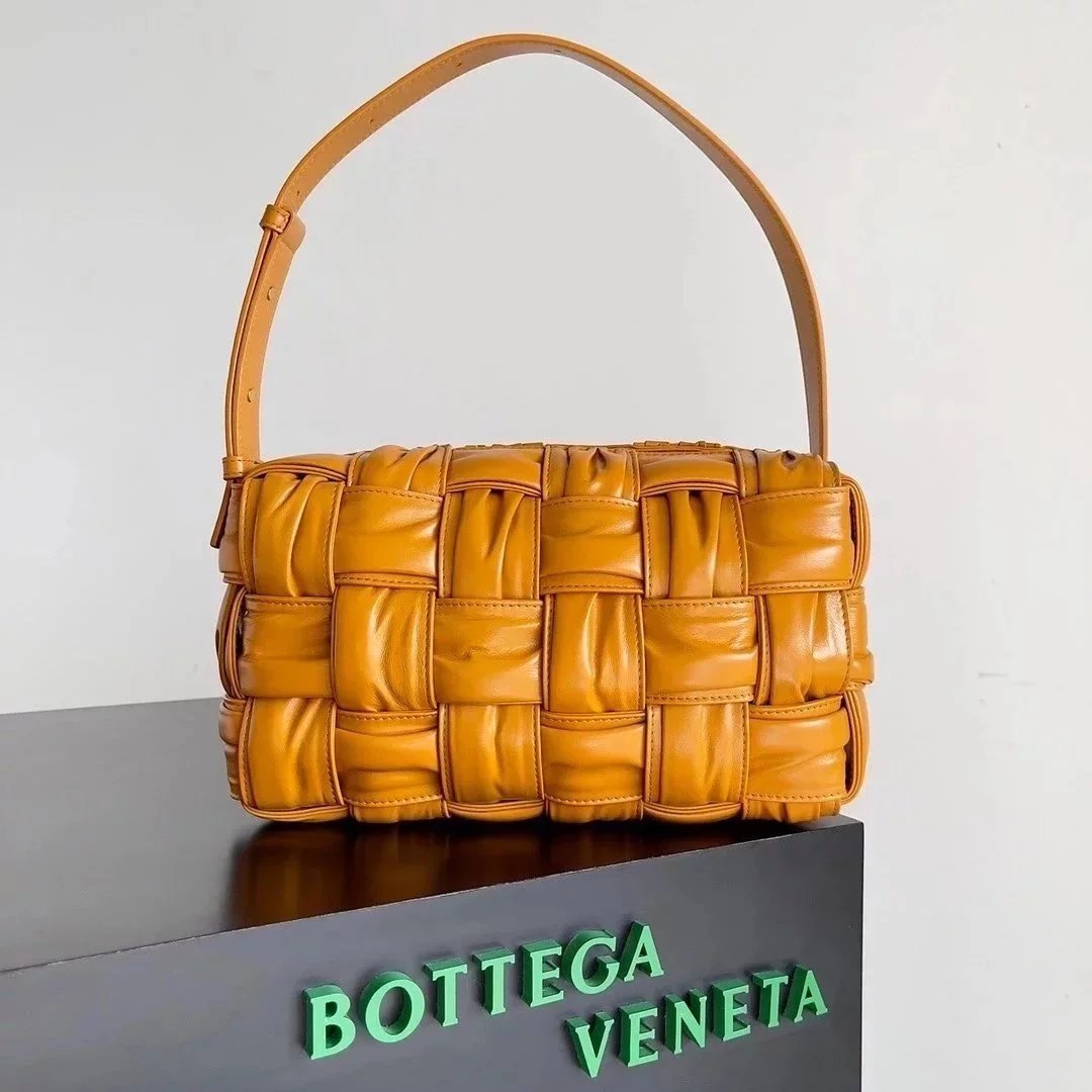 Bottega Veneta Women's Bag Top version Original Genuine Goods Leather Yang Mi Brick Underarm bag2022New Original Surrogate Shopping-Grade Large Plaid Woven Soft Lambskin Shoulder Bag Underarm Bag BRICKCASSETTE Underarm Bag Handbag Women's Bag