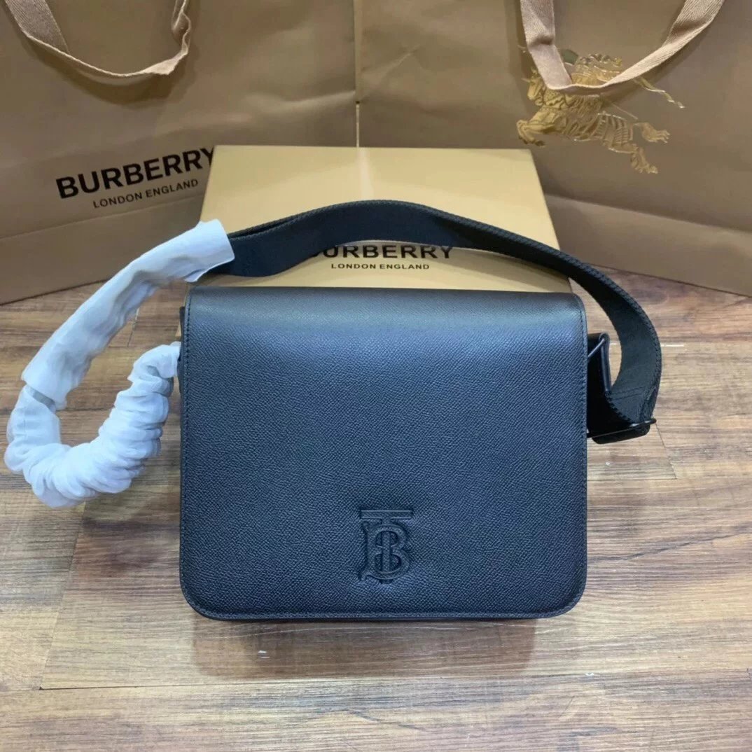 Burberry Men's Bag Top version 【Original Leather】New Cowhide Messenger Bag Simple Shape Matching Imported Palm Print Cowhide Unique Texture Babaojia Men's Flap Messenger Bag Shoulder Bag Messenger Bag Genuine Leather Cowhide Bag
