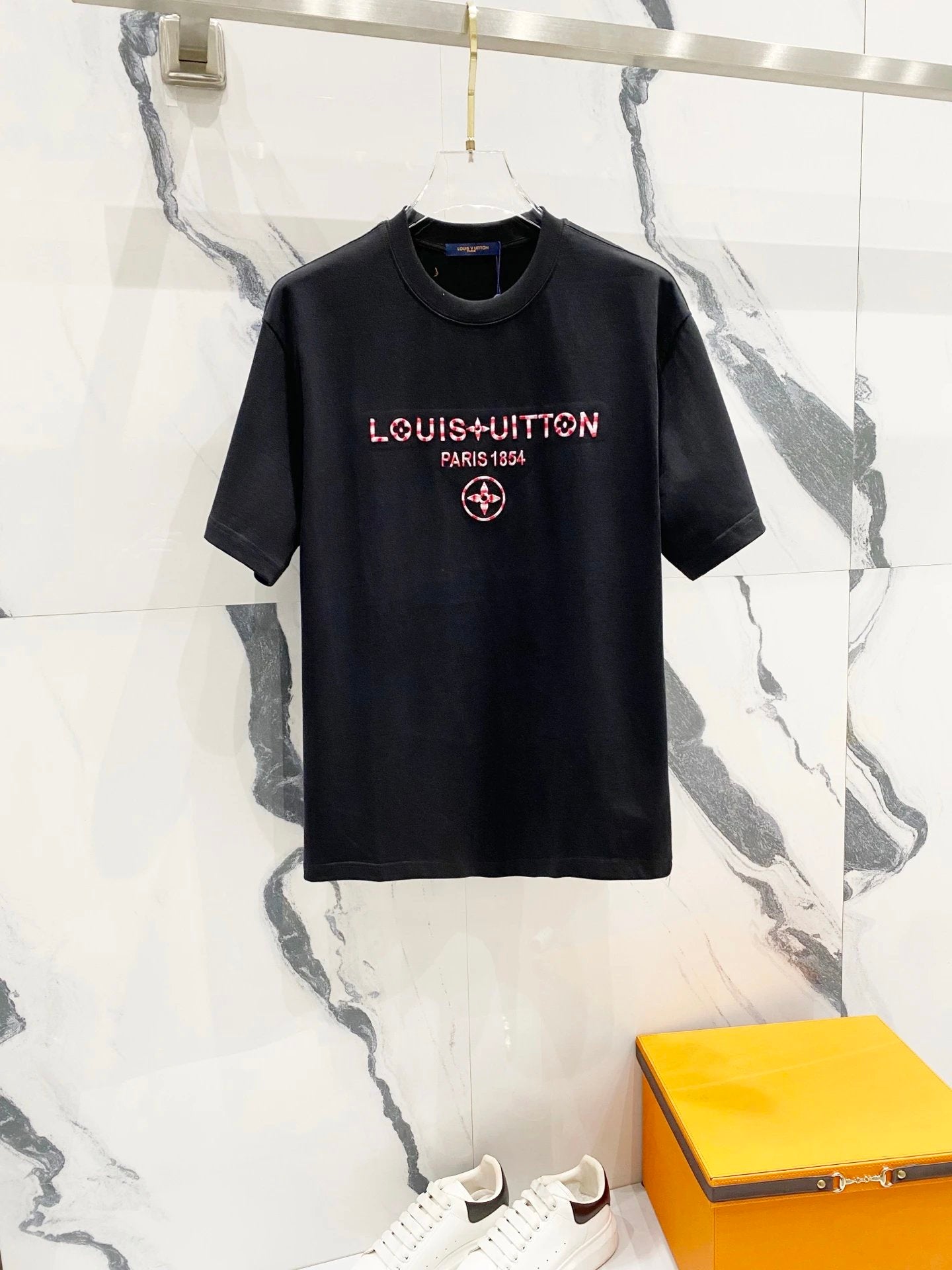 Louis Vuitton LV T-shirt 3D Chest Lettering and1854Logo Embroidery logo round Neck Short Sleeve25ss New pure cotton T Unisex T-Shirt OS Drop Shoulder Loose Fit Base Shirt Top T-Shirt Short Sleeve