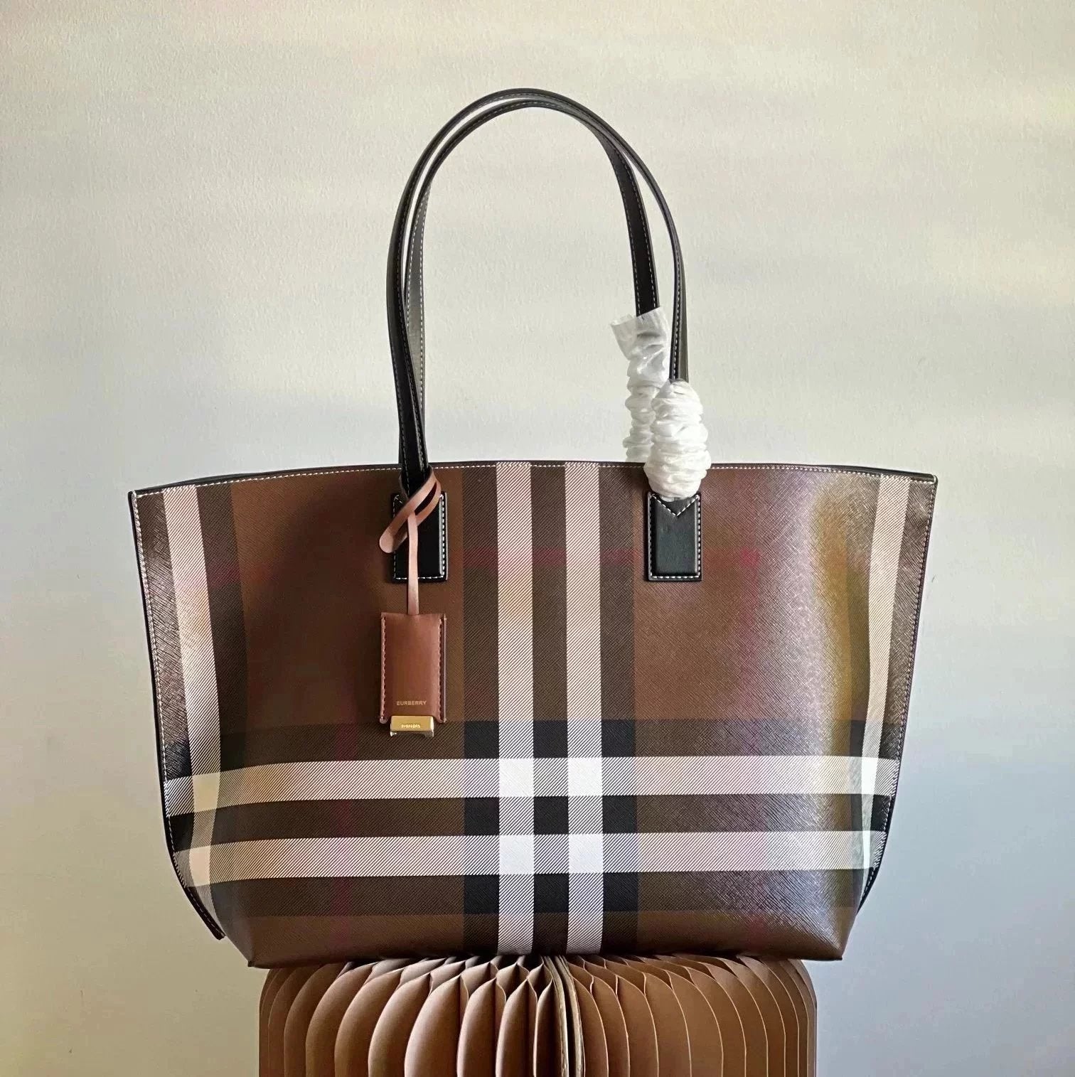 Burberry Women's Bag Top version 【Original Leather】2022New Women's Tote TB Logo Cowhide Shopping Bag Vegetable Basket Bag Backpack Large Shopping Bag Mummy Bag Large Capacity Women's Bag