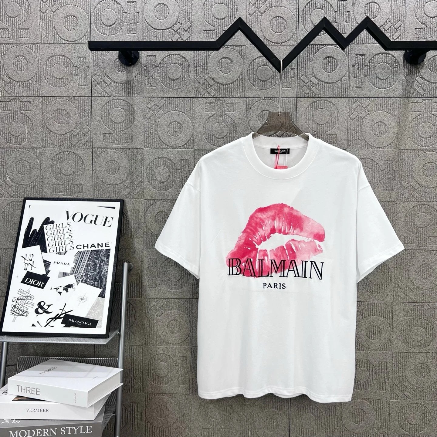 Balmain T-shirt Red Lip Kiss Print on the Chest logo round Neck Short Sleeve25ss New pure cotton T Unisex T-Shirt OS Drop Shoulder Loose Fit Base Shirt Top T-Shirt Short Sleeve