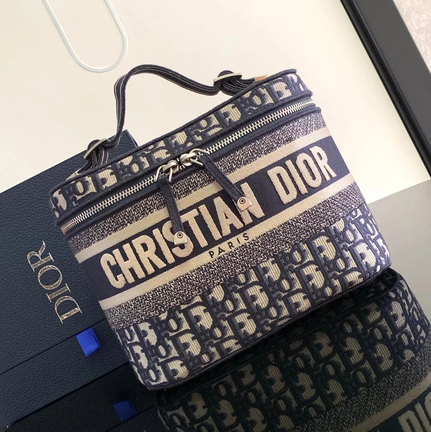 Dior Women's Bag Top version 【Version】Classic Travel Cosmetic bag oblique Letter Canvas Classic Retro Box Cosmetic Bag New Box Bag Travel Bag Classic Presbyopic Canvas Crossbody Handbag Cosmetic Case