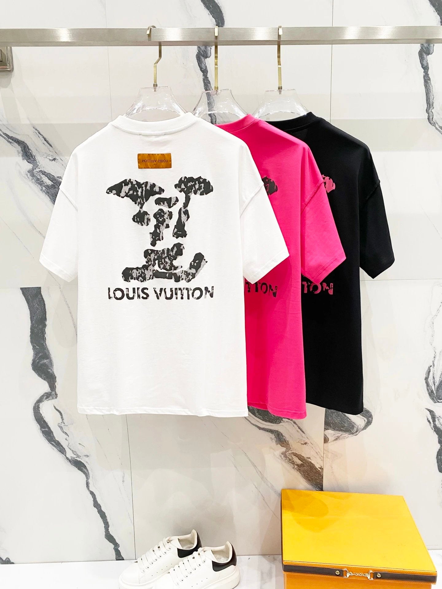 Louis Vuitton LV T-shirt Back Foam Cloud Letter Print logo round Neck Short Sleeve25ss New pure cotton T Unisex T-Shirt OS Drop Shoulder Loose Fit Base Shirt Top T-Shirt Short Sleeve