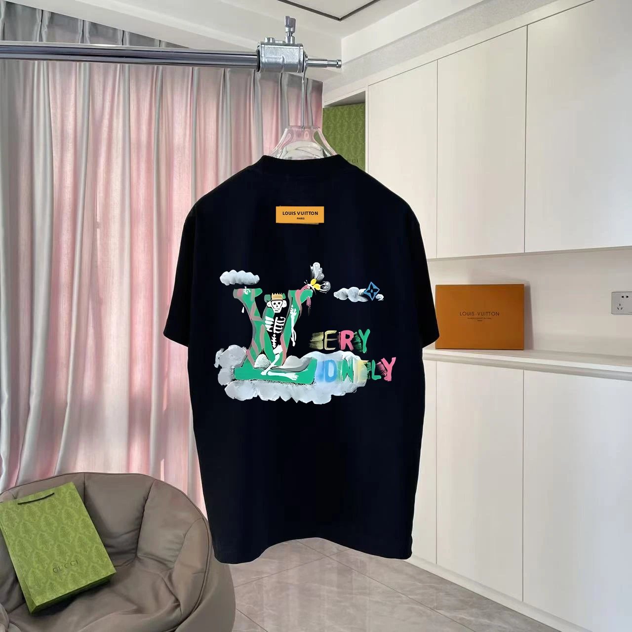 Louis Vuitton LV T-shirt Back Letter Cloud Skull Graffiti Print logo round Neck Short Sleeve25ss New Pure Cotton Unisex Style T T-shirt OS Loose Fit Base Shirt Half Sleeve T-Shirt Top Half Sleeve