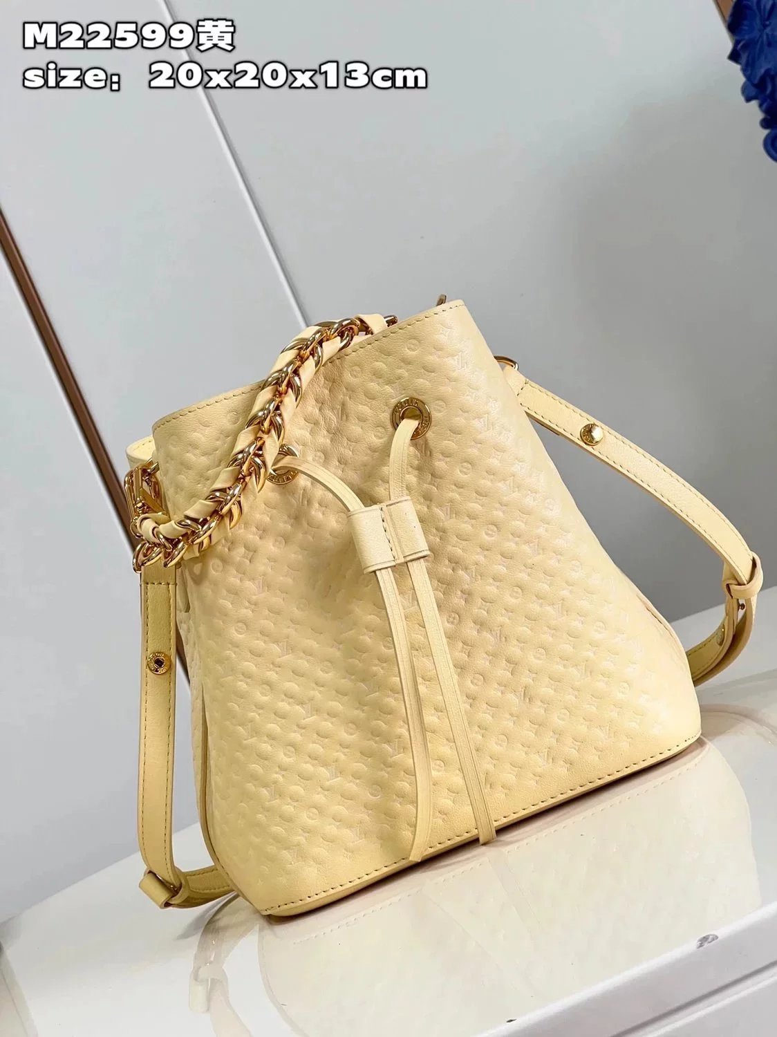 Louis Vuitton LV Women's Bag Top version 【Original Leather】23New Bucket Bag Shoulder Bag Crossbody Bag Chain Bag22599Made of Soft Cow Leather NeoNoéBB The Embossed Flower Pattern of the Bucket Bag Shows a Soft Contrast Color Effect..Bag Chain Leather Elem