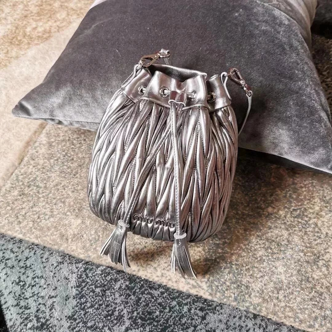 Miu Miu Bag Top version 【Original Leather】Bucket Bag Drawstring Bag Pleated Bucket Bag Shoulder Bag Crossbody Bag Backpack Women's Bag Crossbody Women's Bag