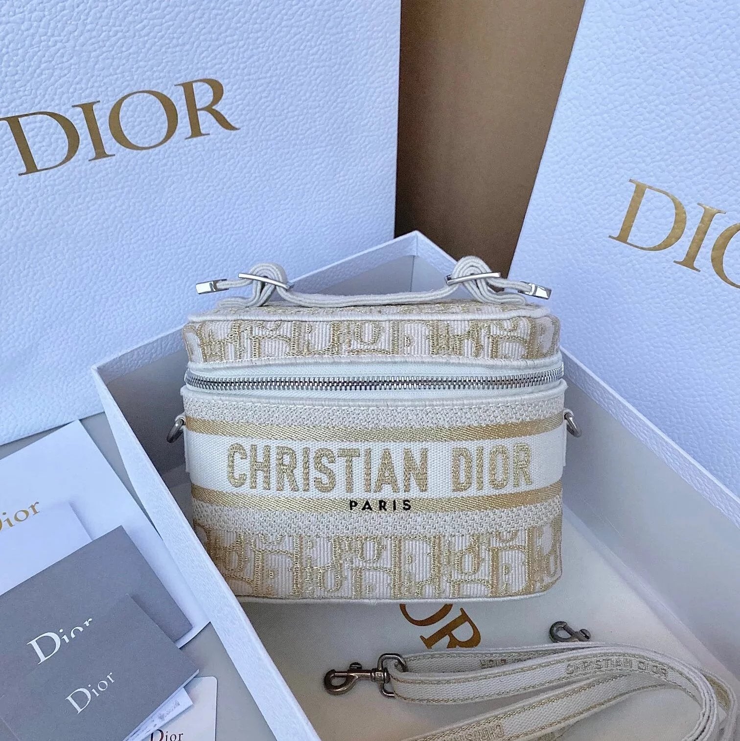 Dior Women's Bag Top version 【Version】Classic Travel Cosmetic bag oblique Letter Canvas Classic Retro Box Cosmetic Bag New Box Bag Travel Bag Classic Presbyopic Canvas Crossbody Handbag Cosmetic Case