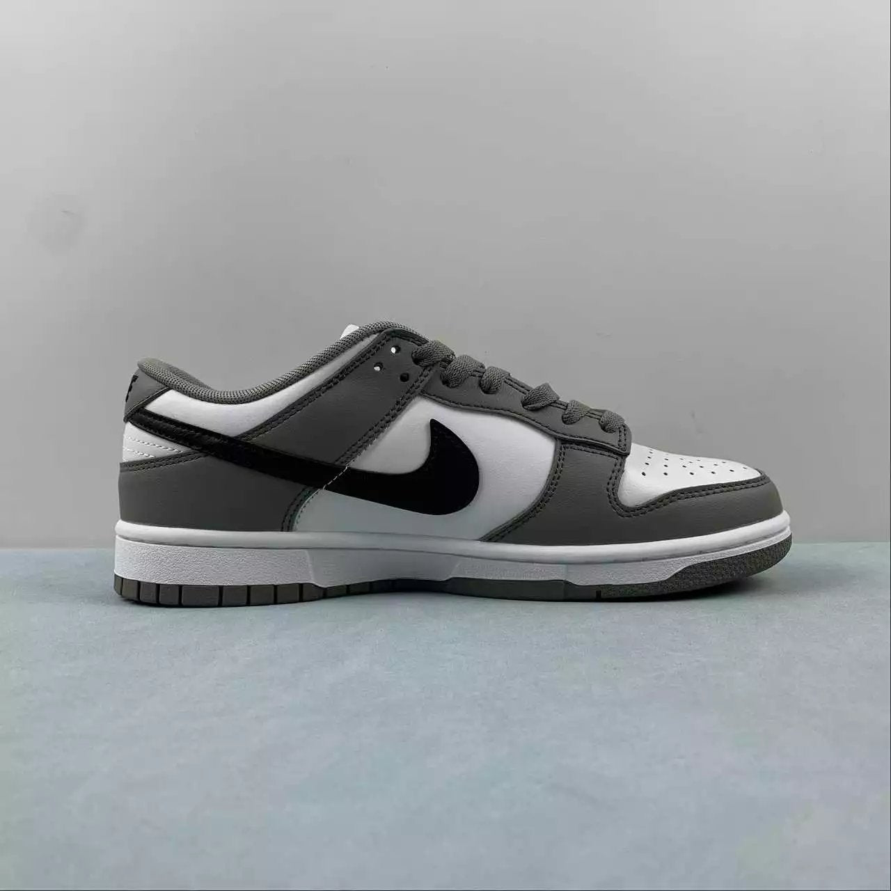 Nike Dunk Low shoes